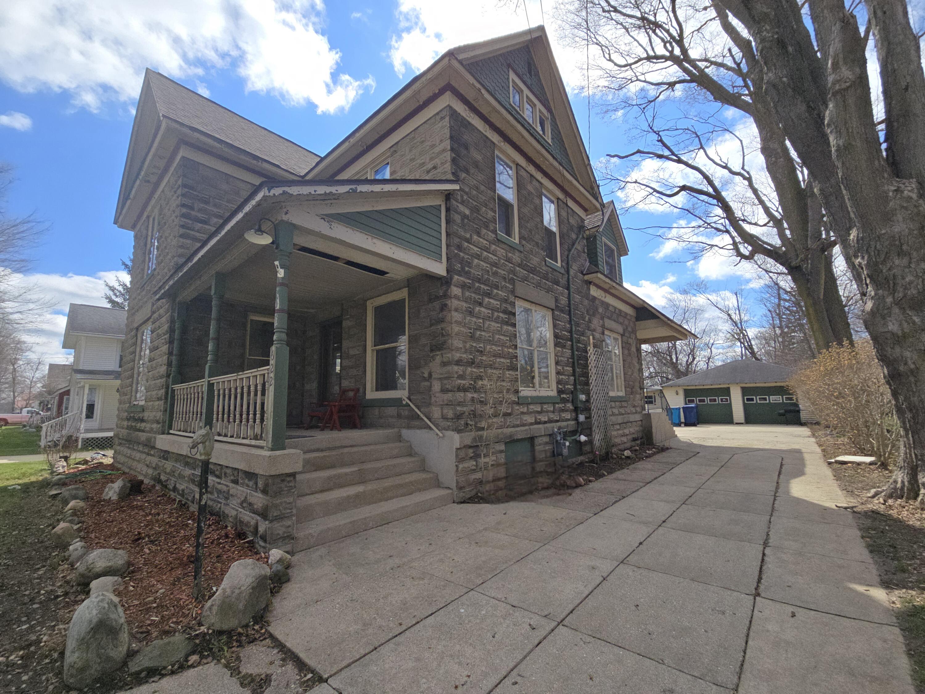 622 Maple Street