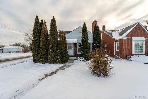 15162 Sprenger Avenue Eastpointe City MI 48021