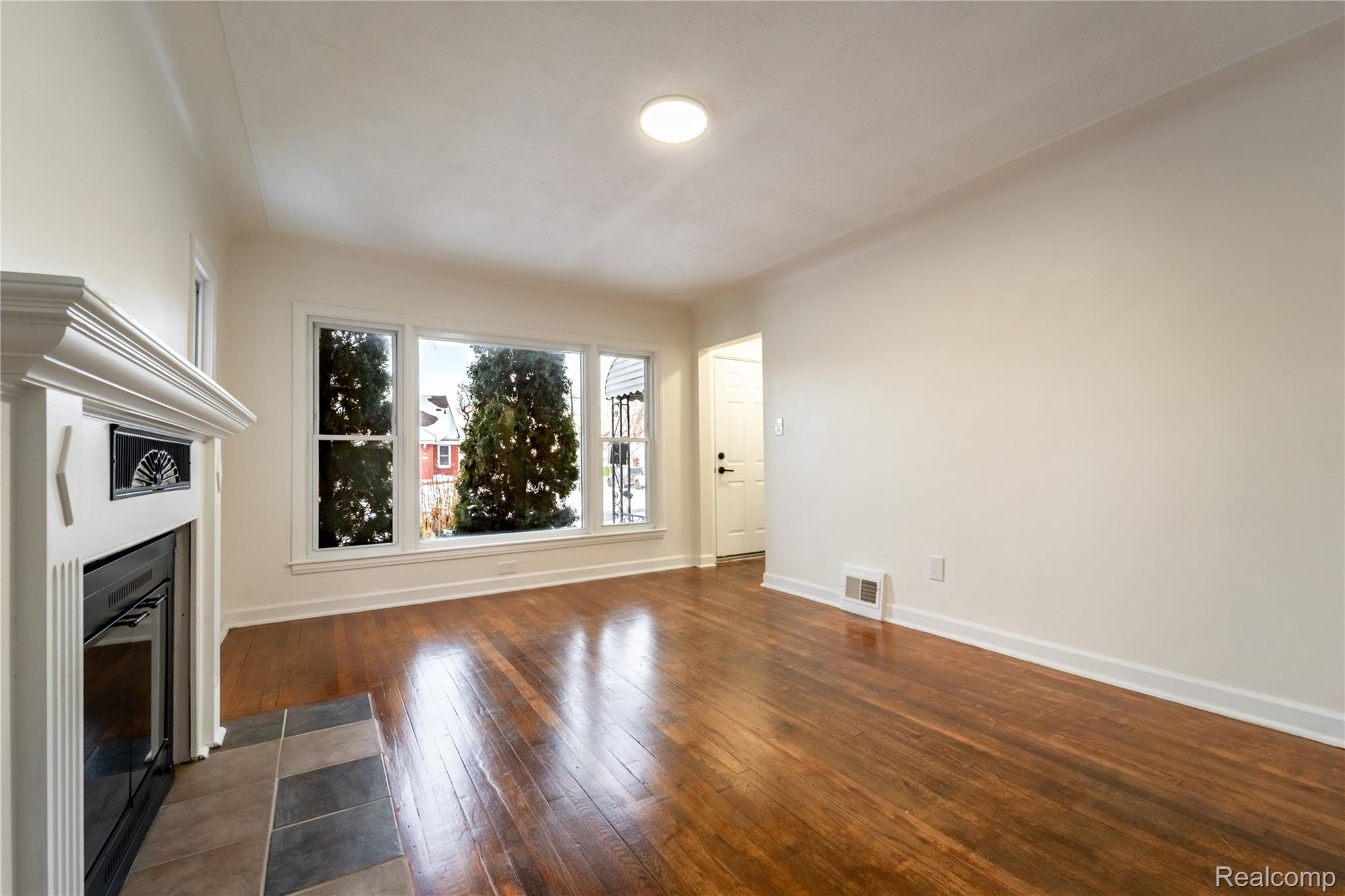 15162 Sprenger Avenue