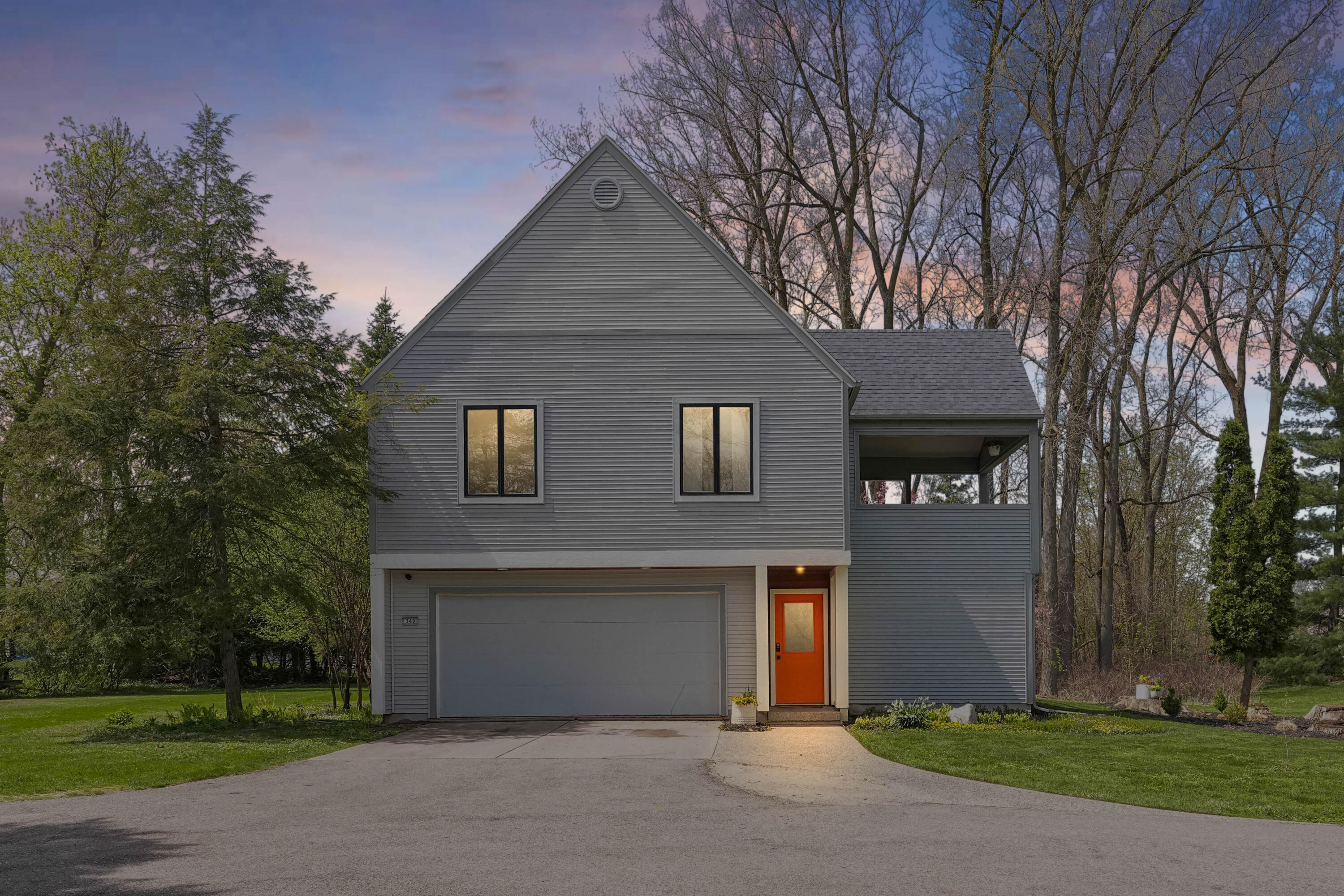 349 Lakeside Drive SE