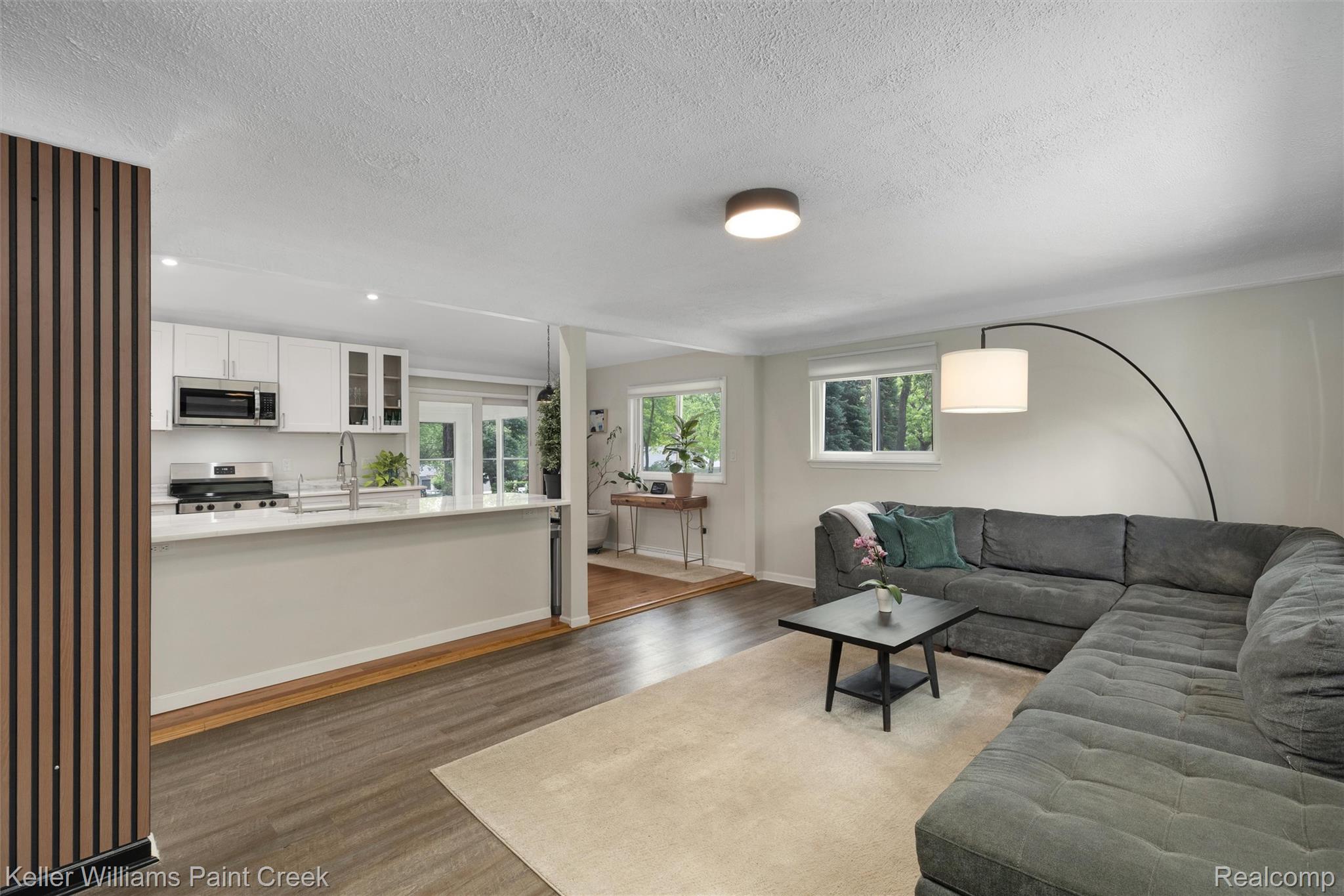 3815 Edgecrest Street
