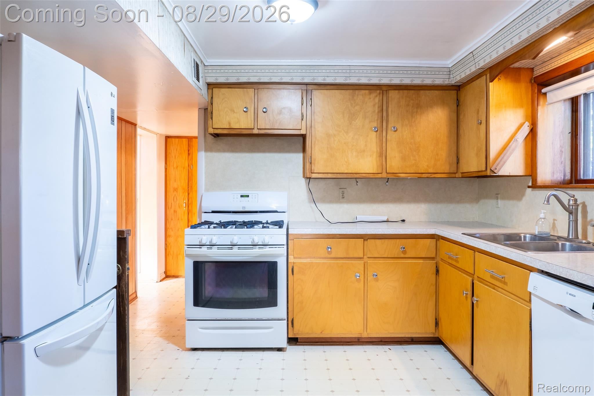 3216 Warren Drive