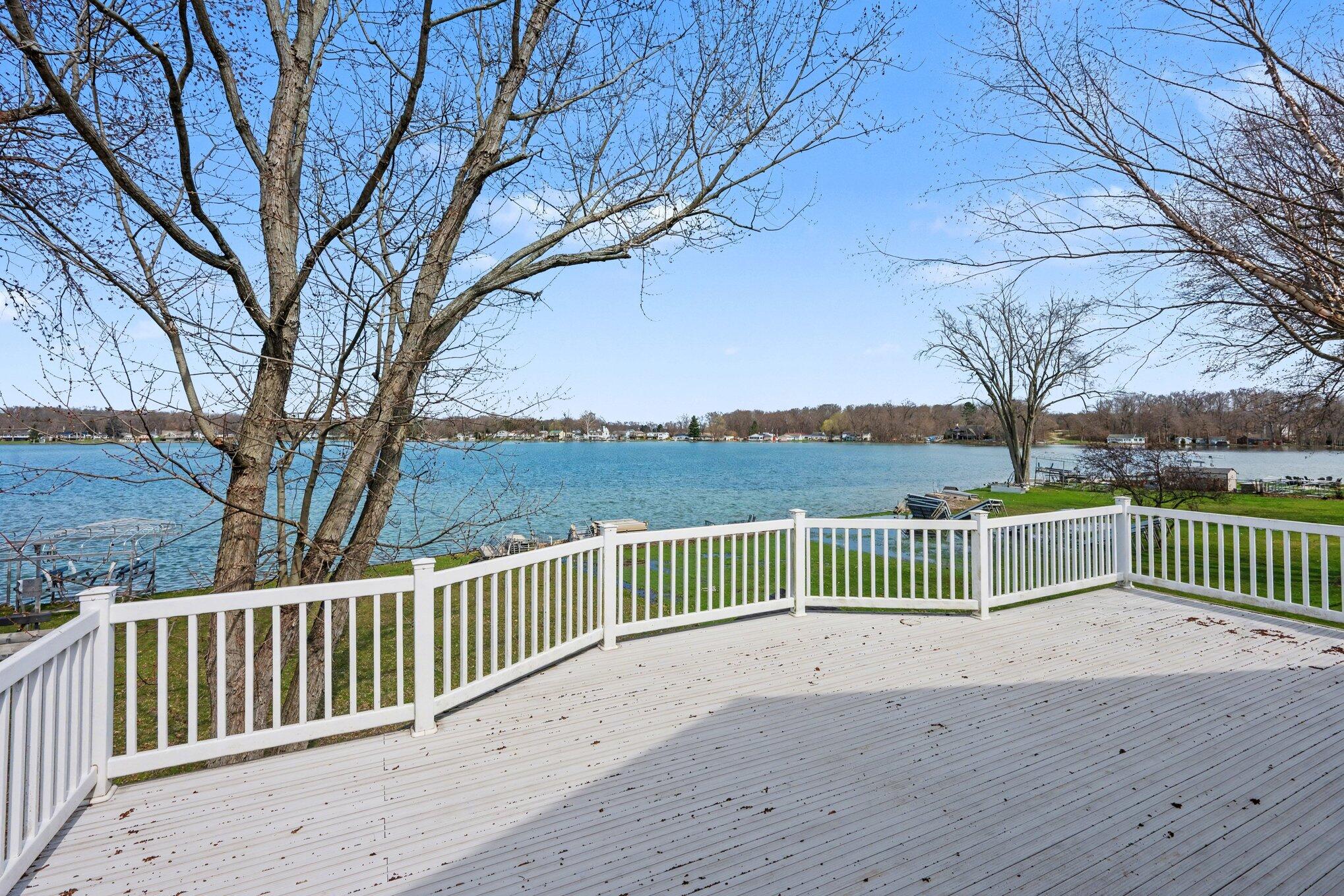 19656 Lakeshore Drive