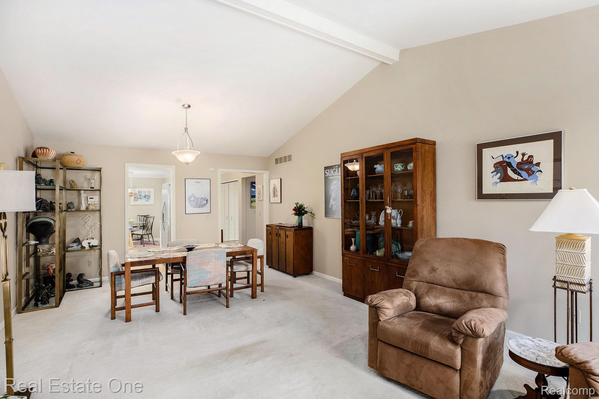 2210 London Bridge Drive