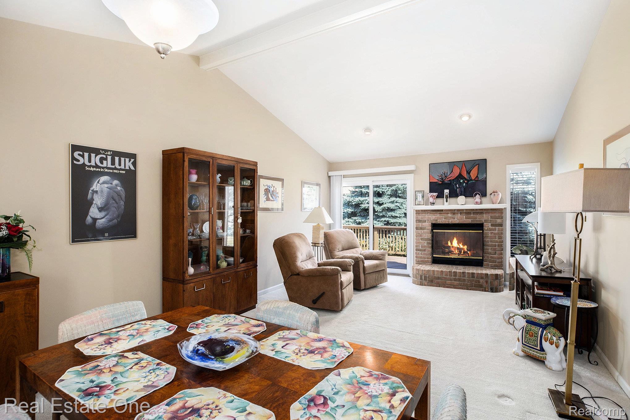 2210 London Bridge Drive