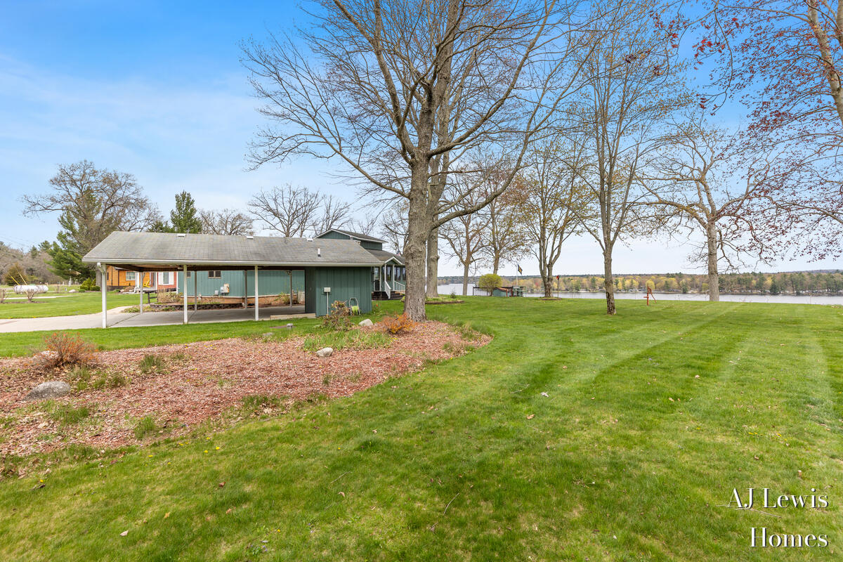5330 Woodside Drive