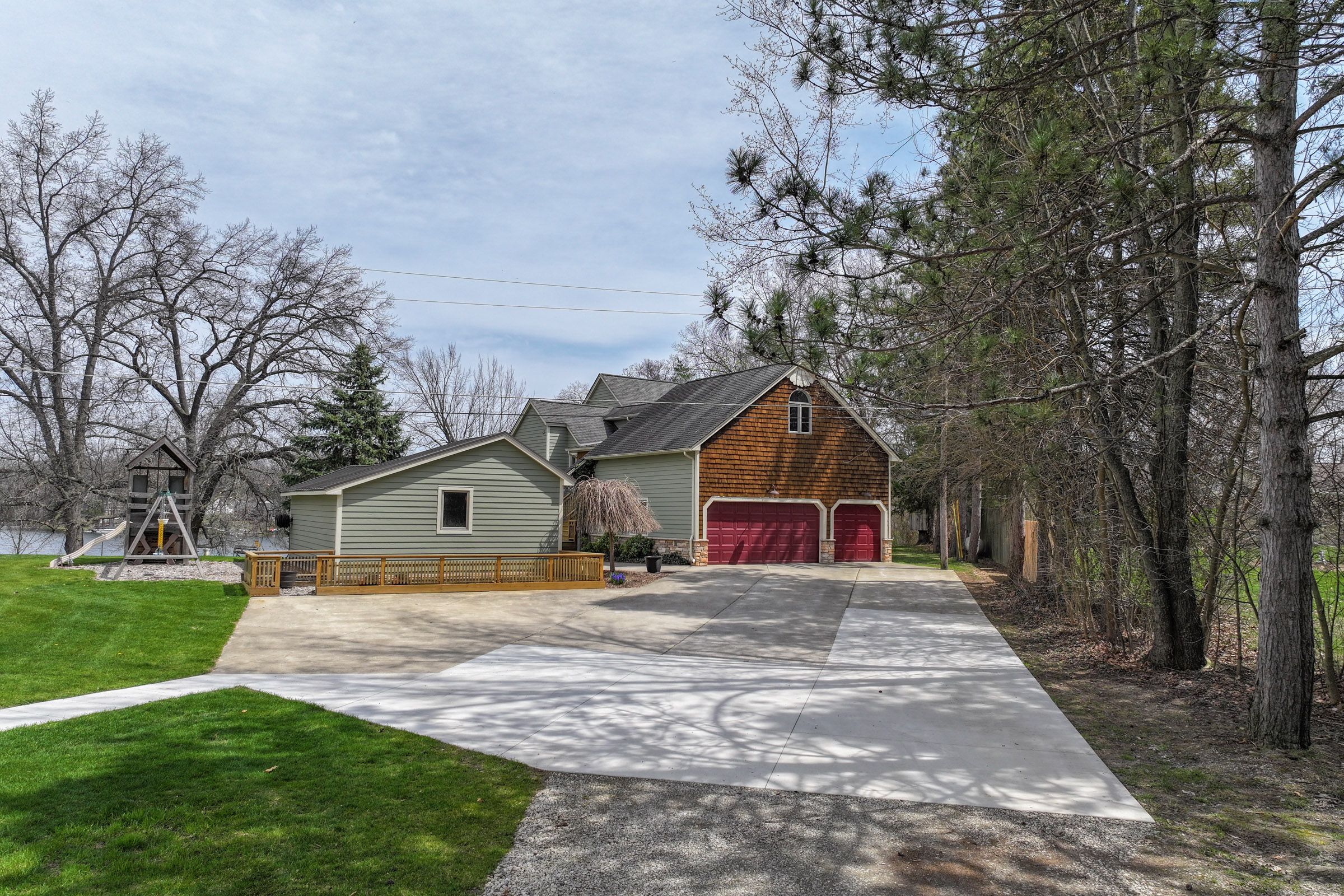 15355 LONGFELLOW Drive