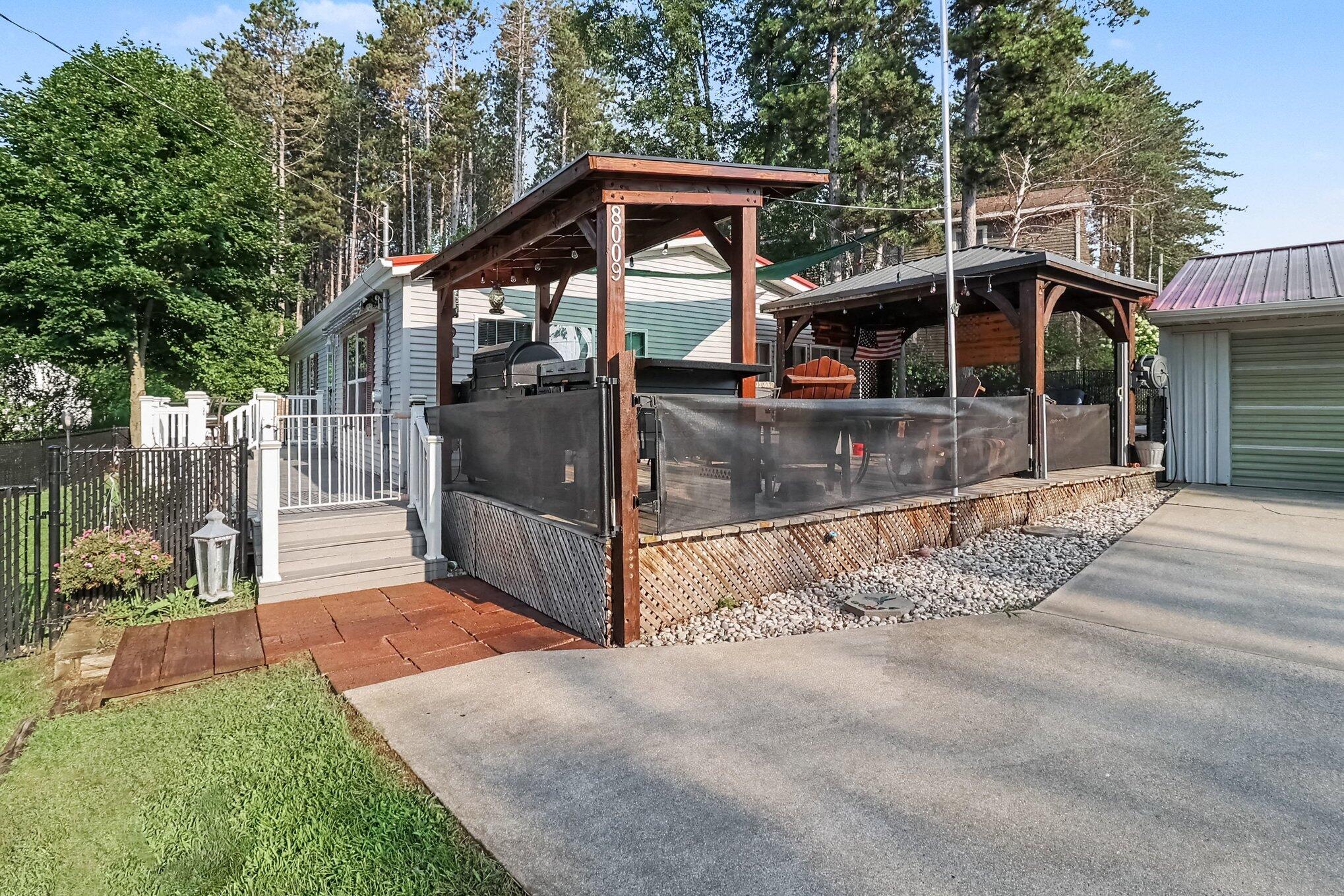 8009 W Lumberjack Drive