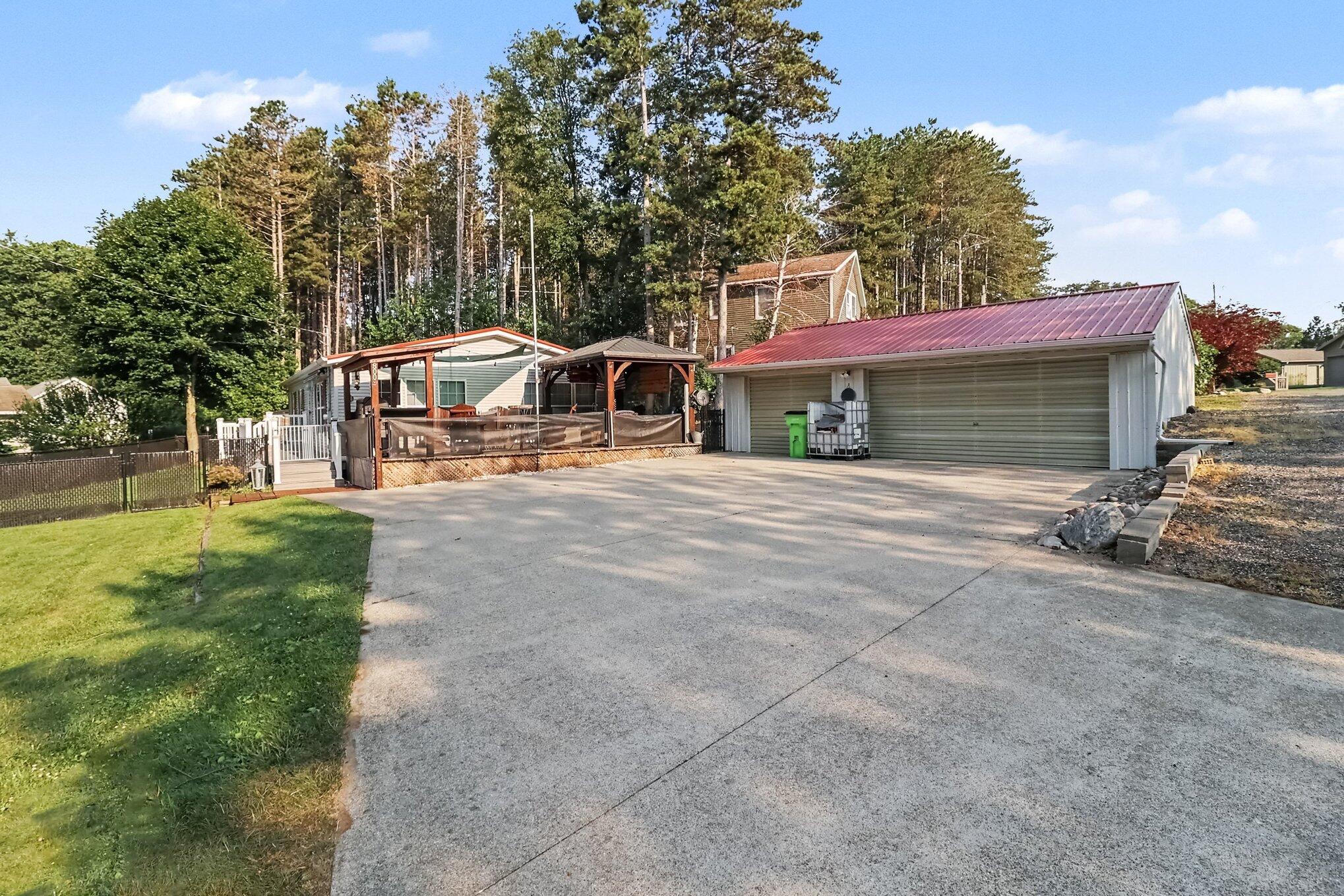 8009 W Lumberjack Drive