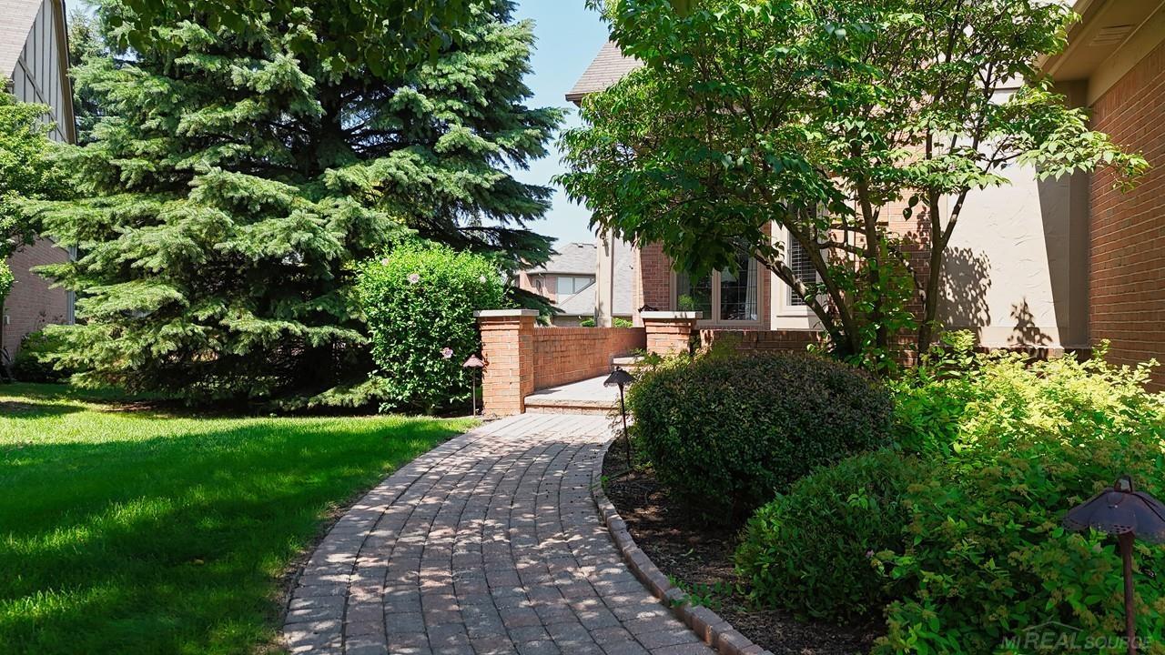 54630 Ashford Court