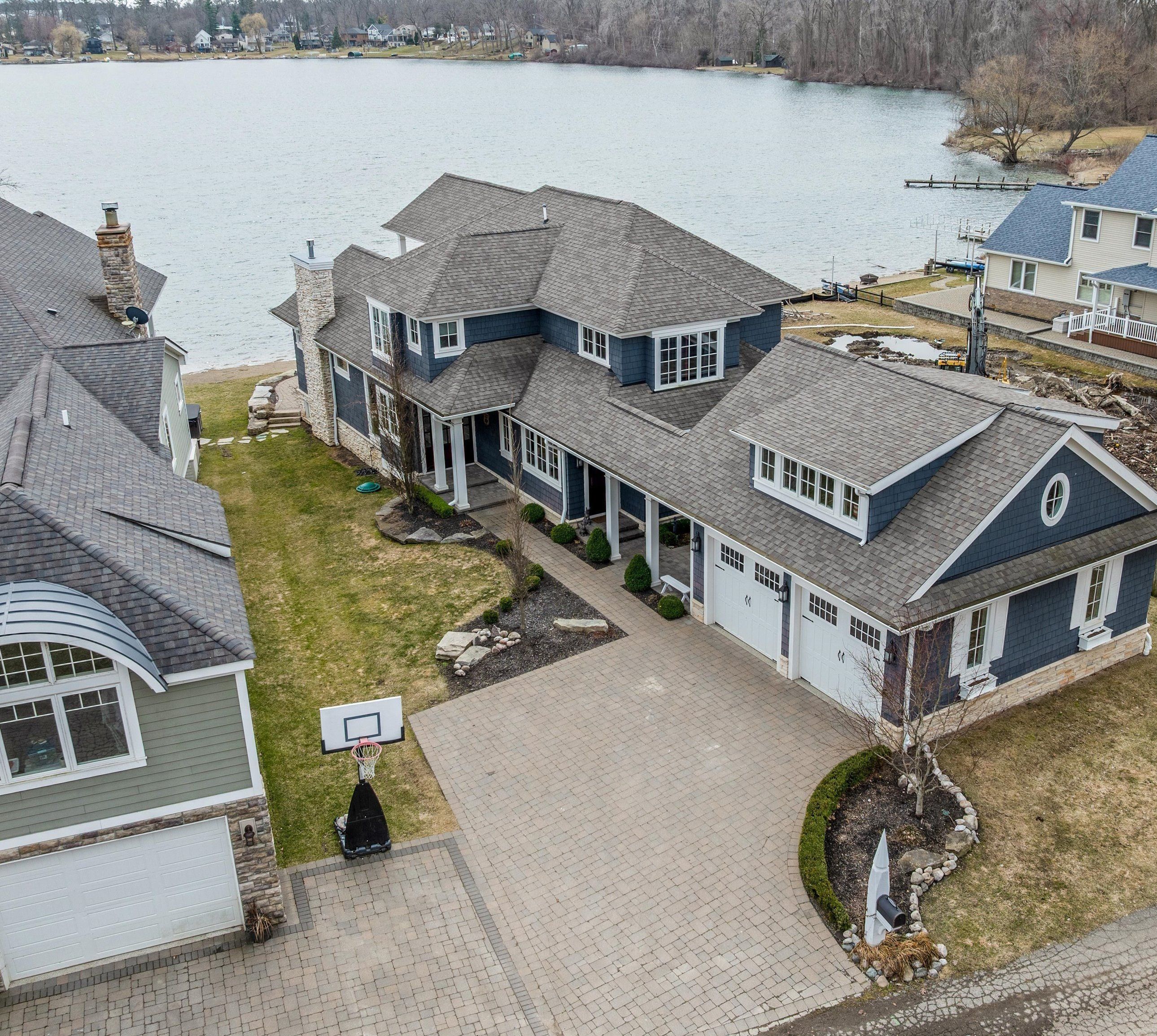 10667 CASTLEWOOD Drive