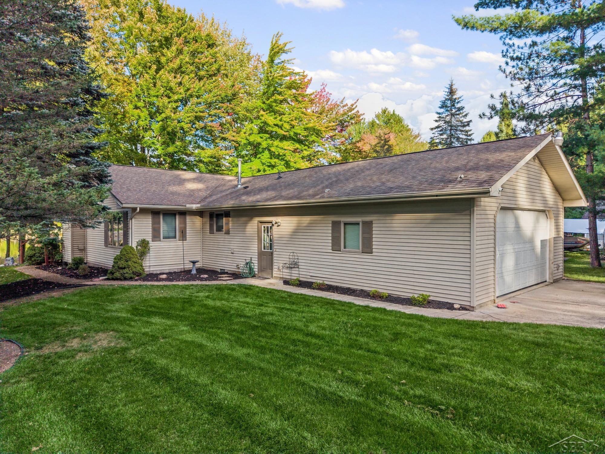 3094 West River Drive