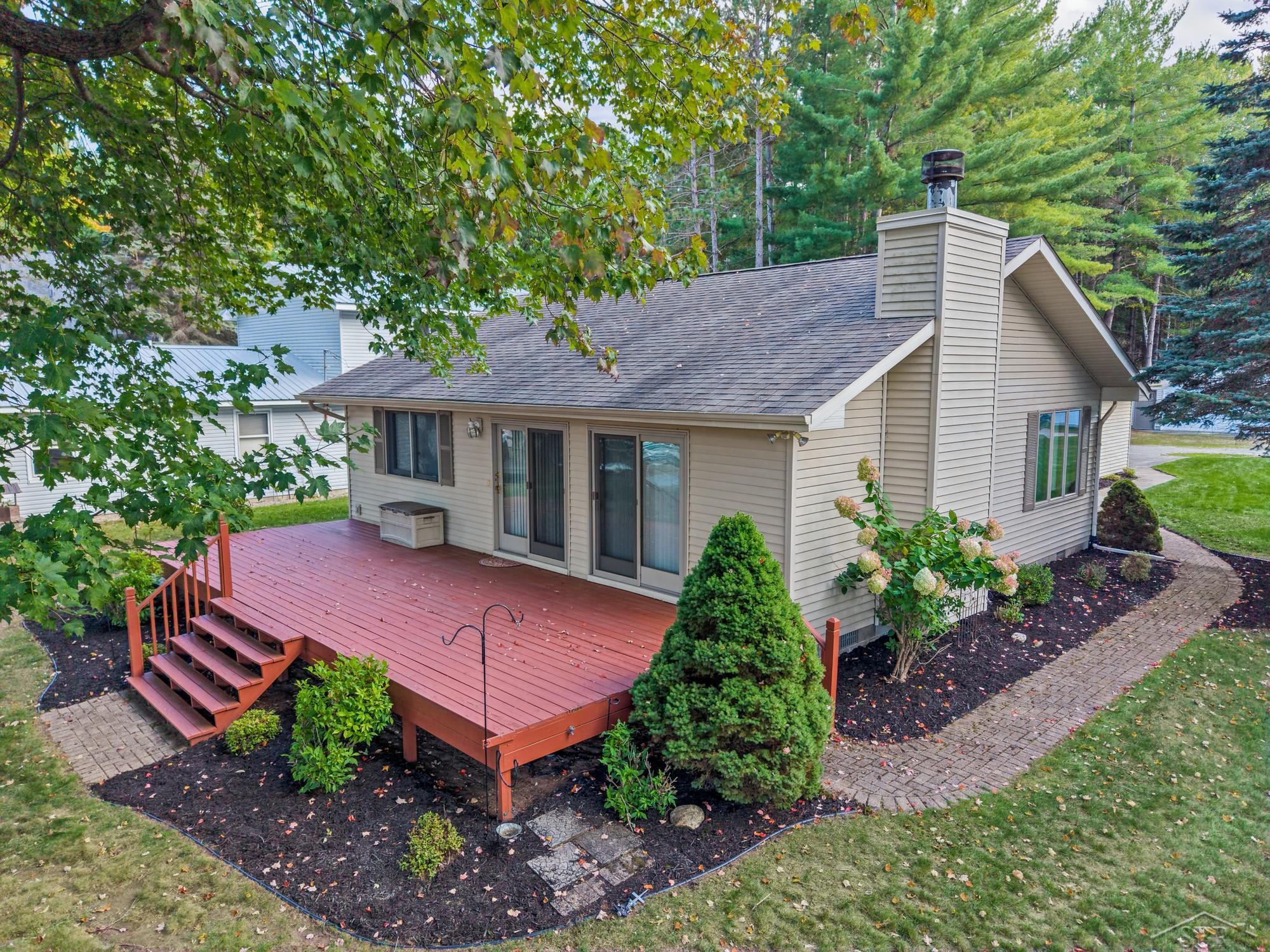 3094 West River Drive
