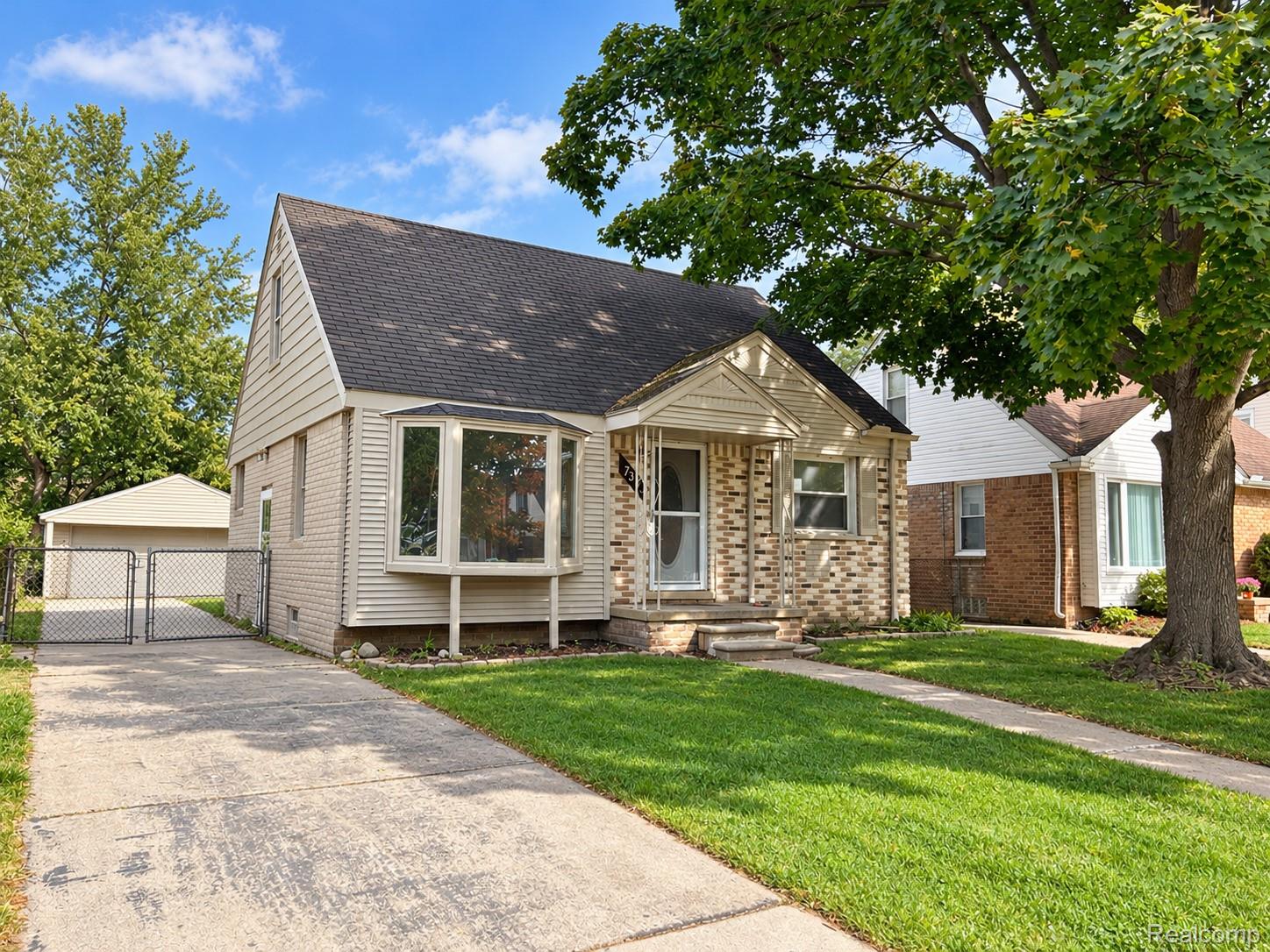 735 Fairwood Street