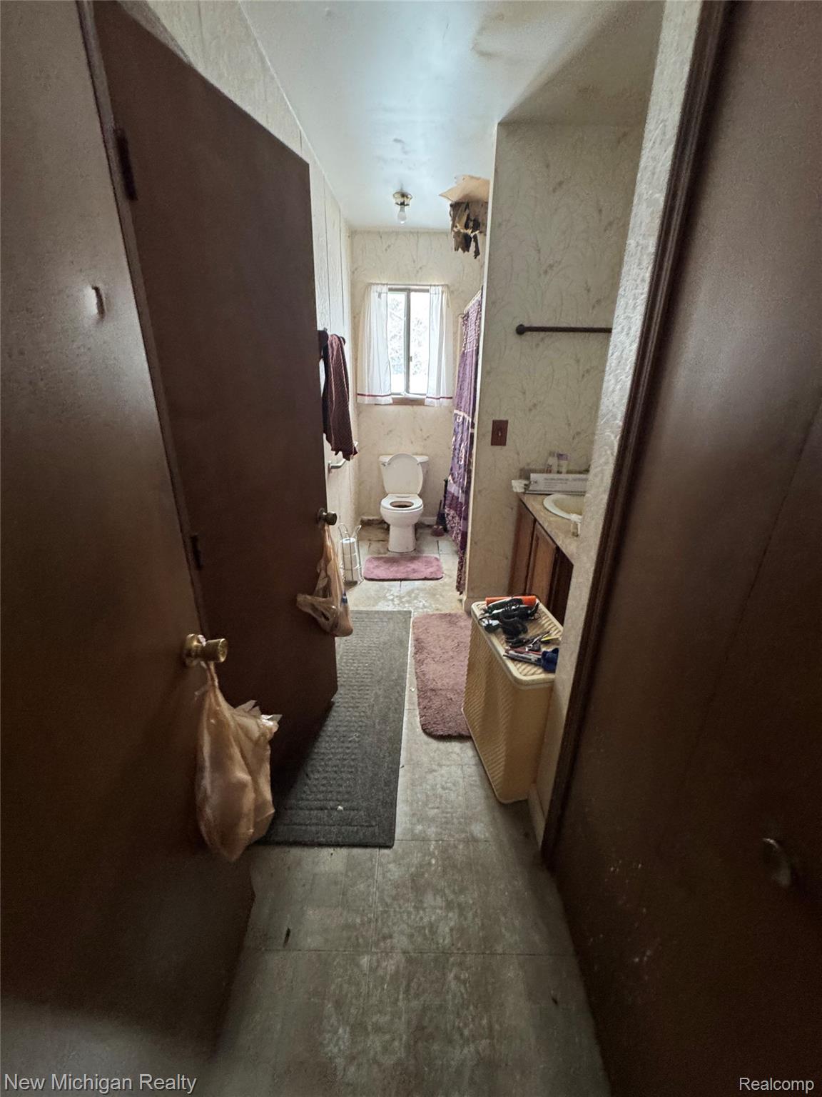 5705 Lake Grove Drive