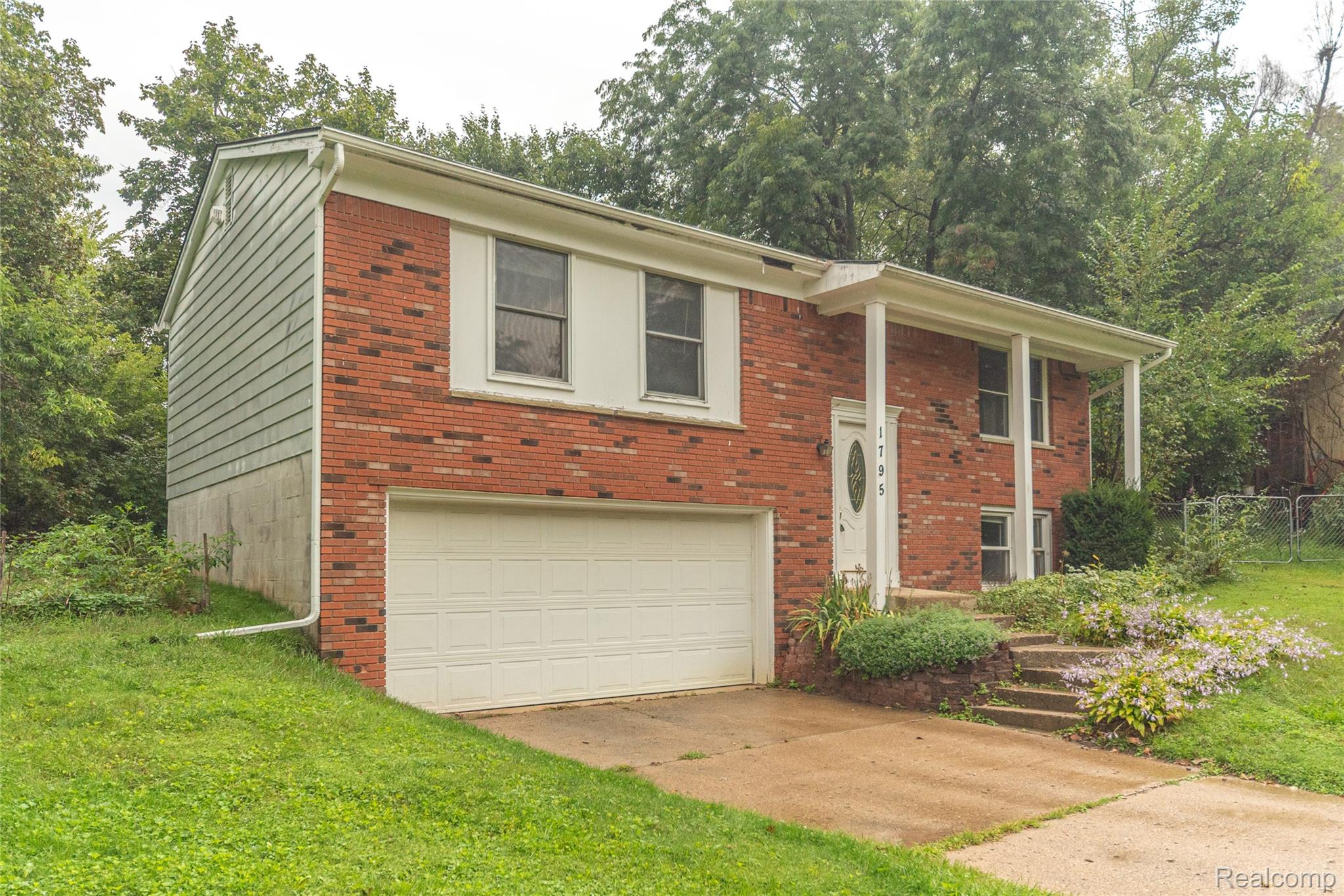 1795 David Court