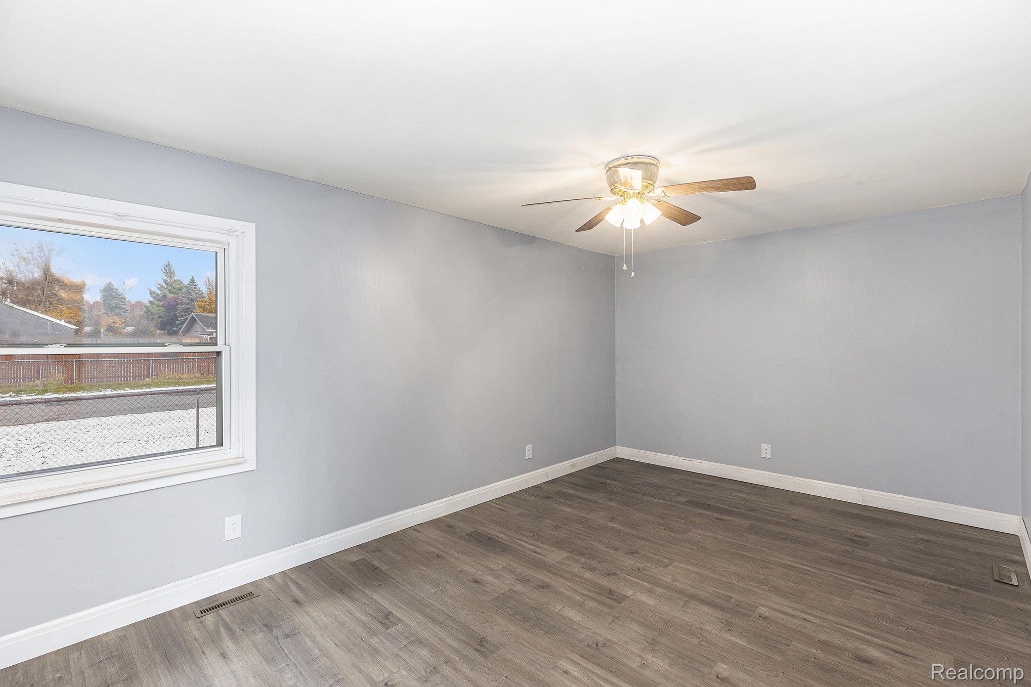 Rochester Hills, Michigan 48307, United States, 4 Bedrooms Bedrooms, ,2 BathroomsBathrooms,Residential,Active,245117