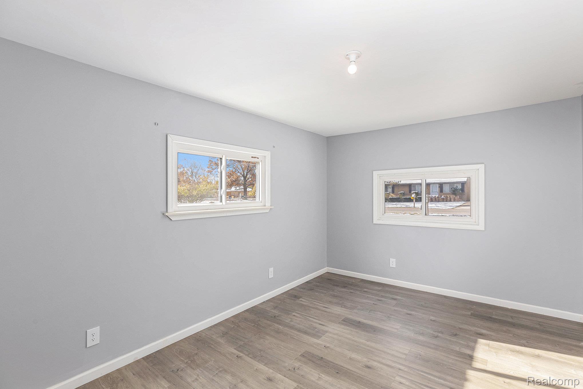 Rochester Hills, Michigan 48307, United States, 4 Bedrooms Bedrooms, ,2 BathroomsBathrooms,Residential,Active,245117