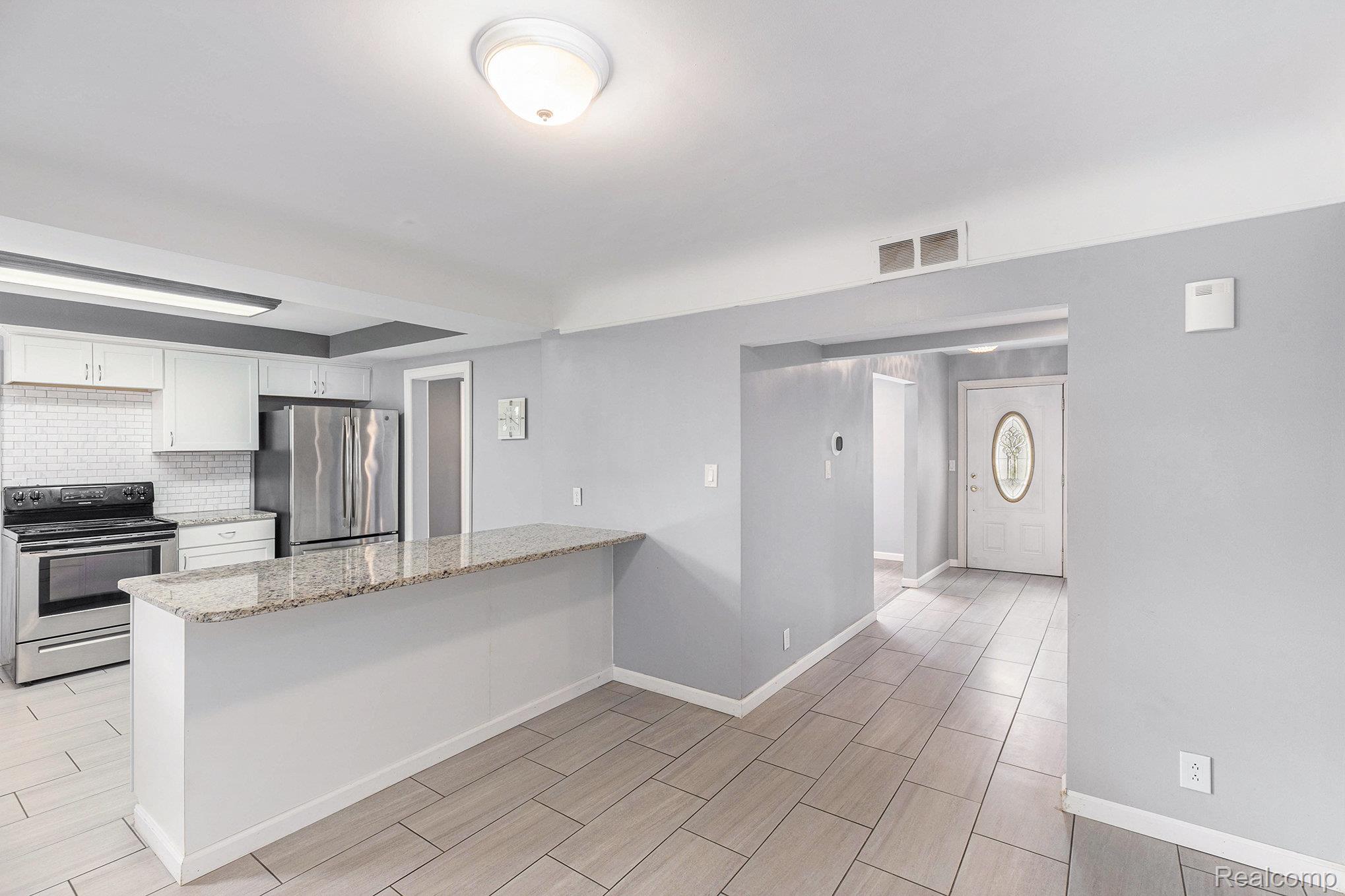 Rochester Hills, Michigan 48307, United States, 4 Bedrooms Bedrooms, ,2 BathroomsBathrooms,Residential,Active,245117