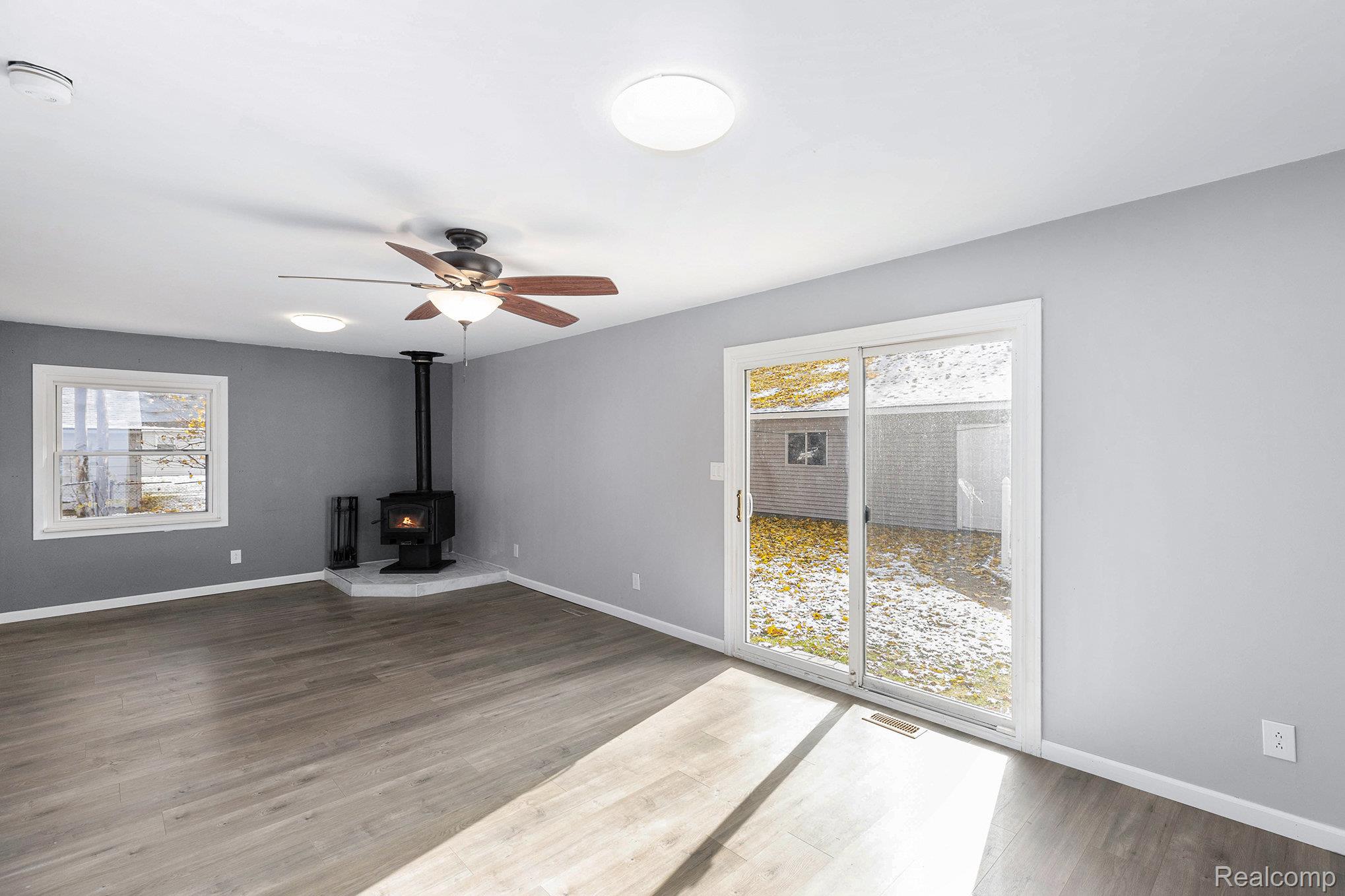 Rochester Hills, Michigan 48307, United States, 4 Bedrooms Bedrooms, ,2 BathroomsBathrooms,Residential,Active,245117