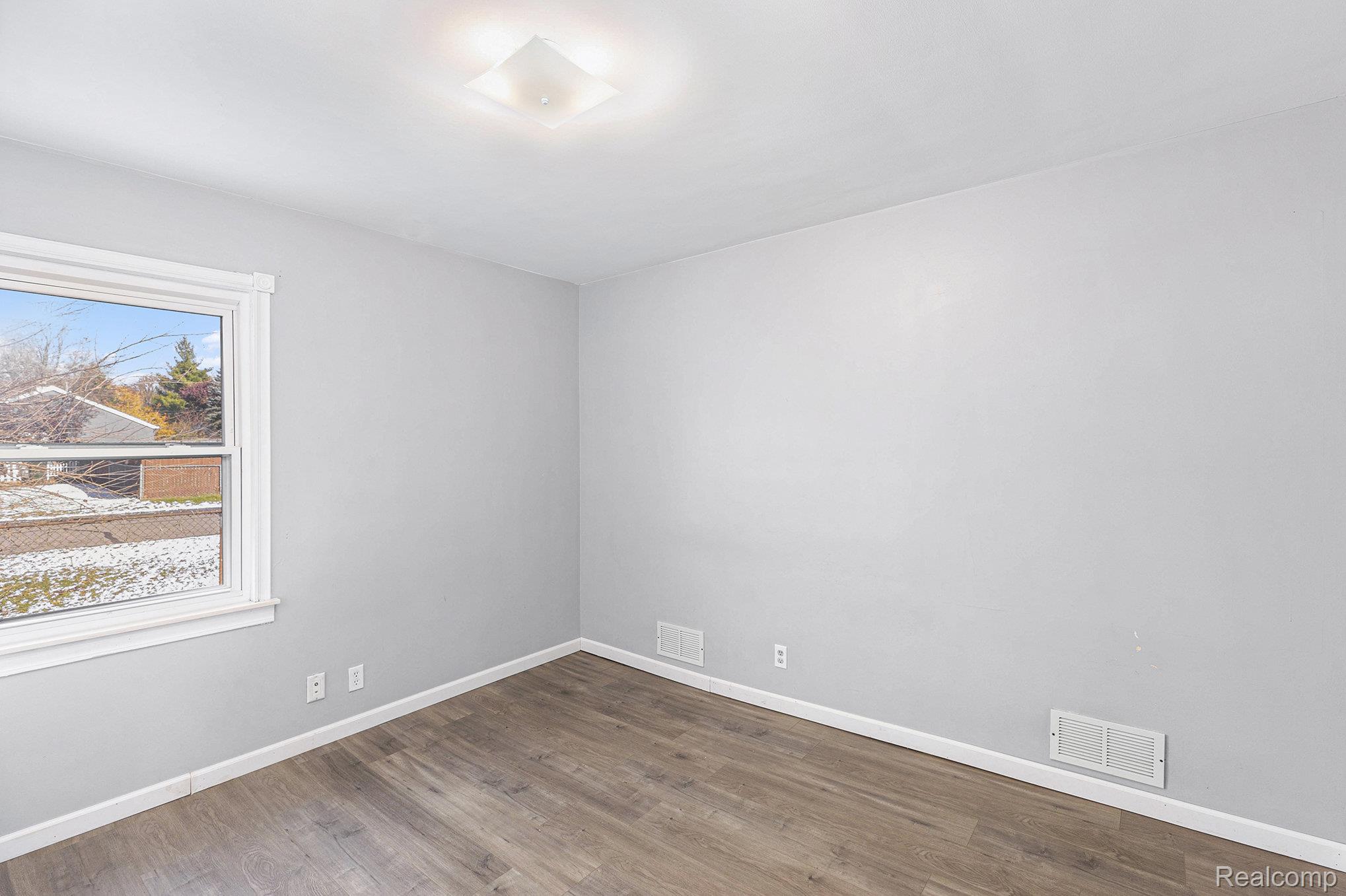 Rochester Hills, Michigan 48307, United States, 4 Bedrooms Bedrooms, ,2 BathroomsBathrooms,Residential,Active,245117