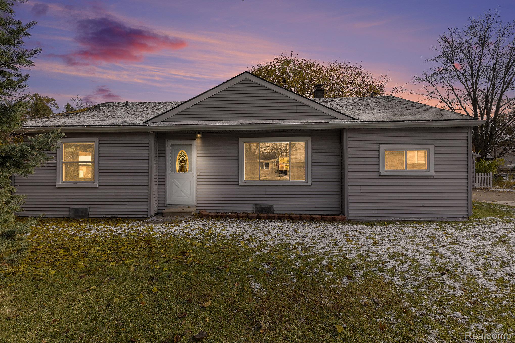 Rochester Hills, Michigan 48307, United States, 4 Bedrooms Bedrooms, ,2 BathroomsBathrooms,Residential,Active,245117