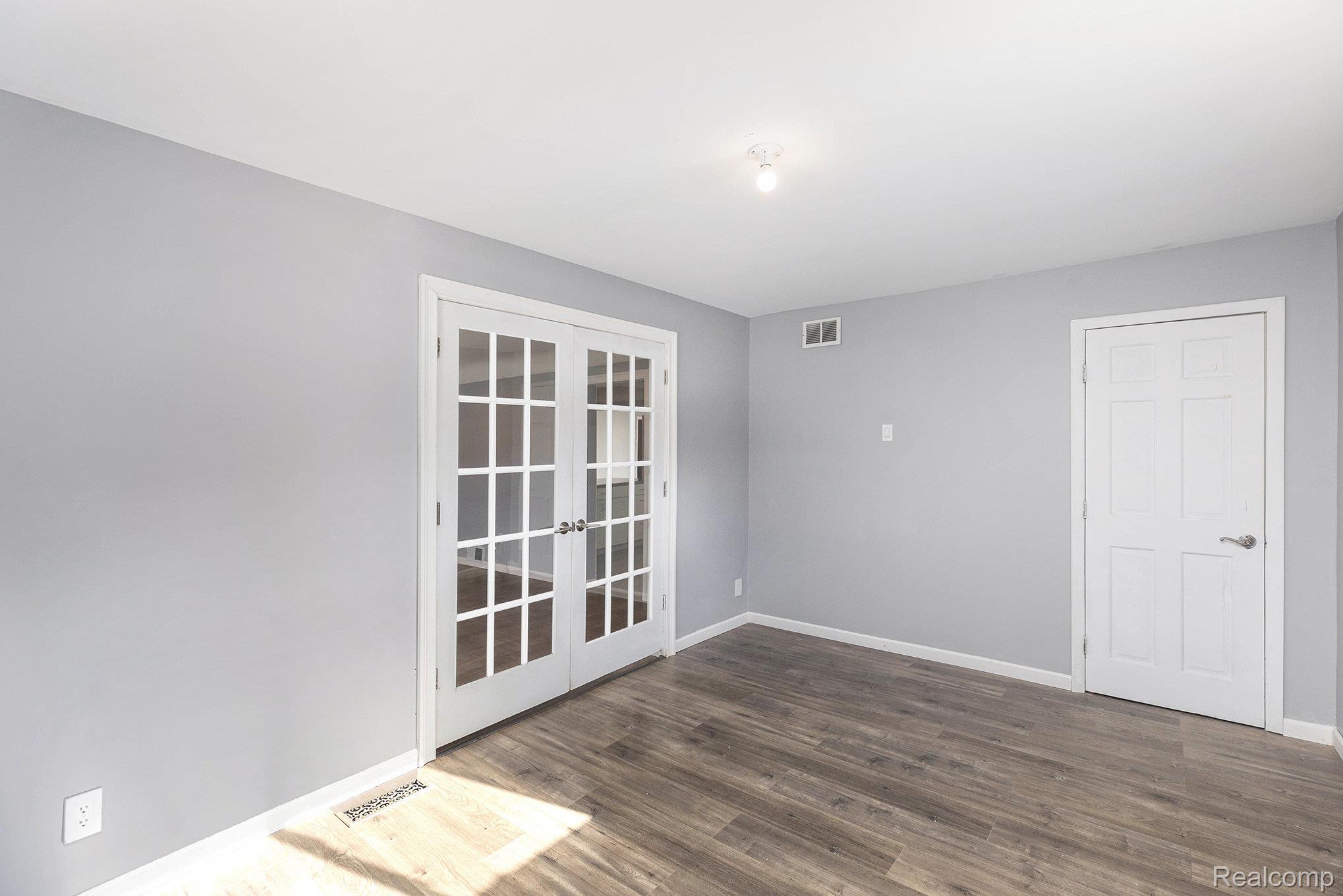 Rochester Hills, Michigan 48307, United States, 4 Bedrooms Bedrooms, ,2 BathroomsBathrooms,Residential,Active,245117