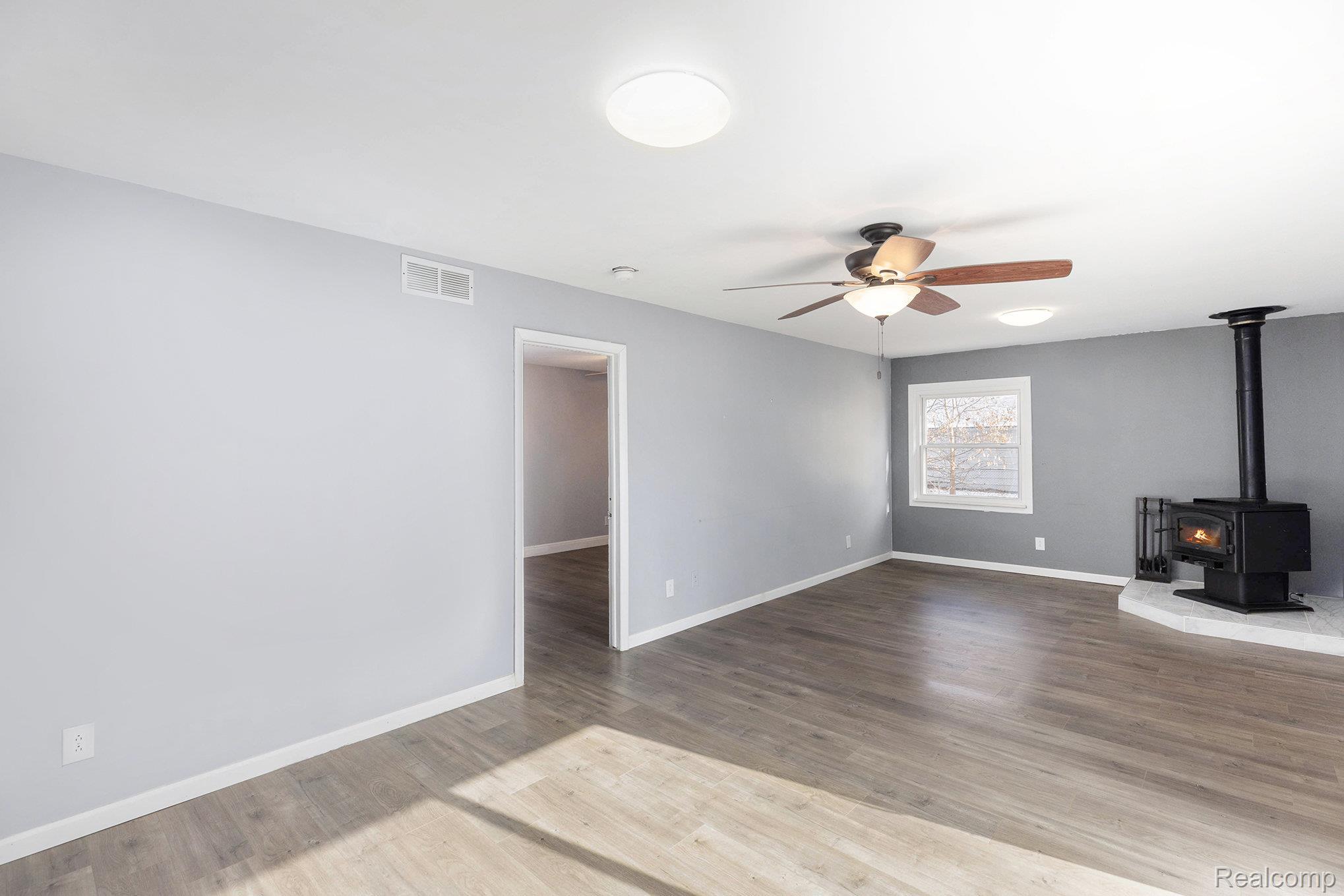 Rochester Hills, Michigan 48307, United States, 4 Bedrooms Bedrooms, ,2 BathroomsBathrooms,Residential,Active,245117