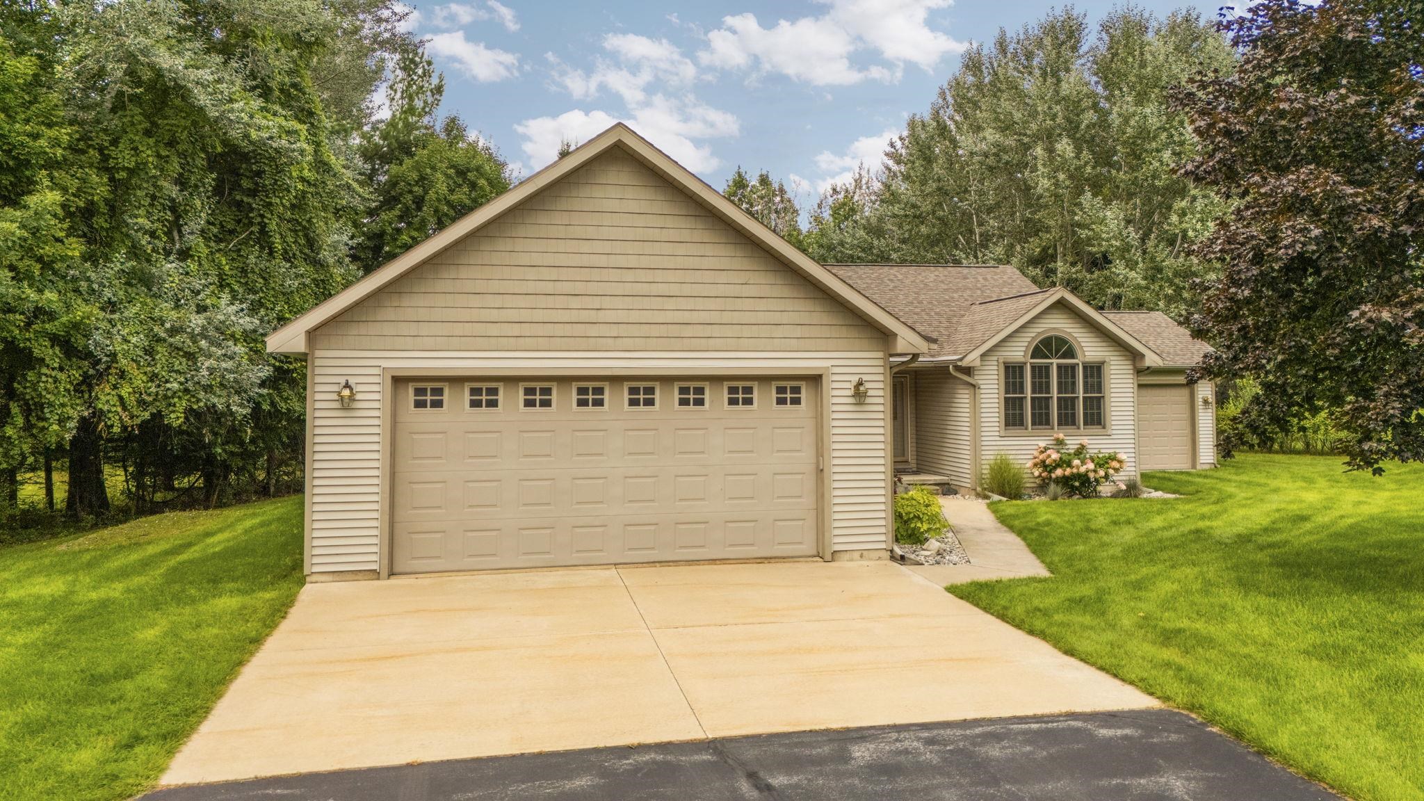 9550 Lakeside Drive