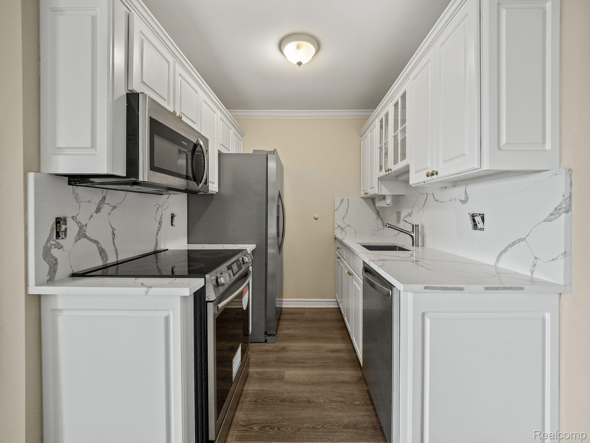 444 CHESTER Street 425