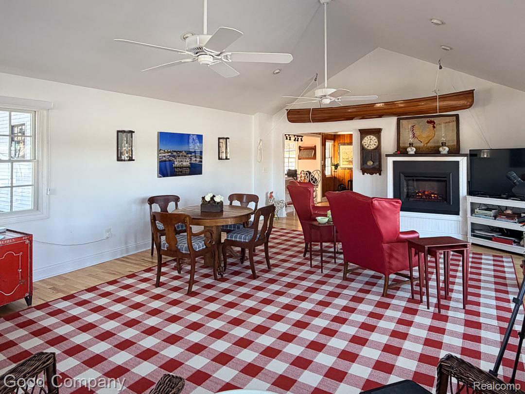 1849 E Pratt Lake Road