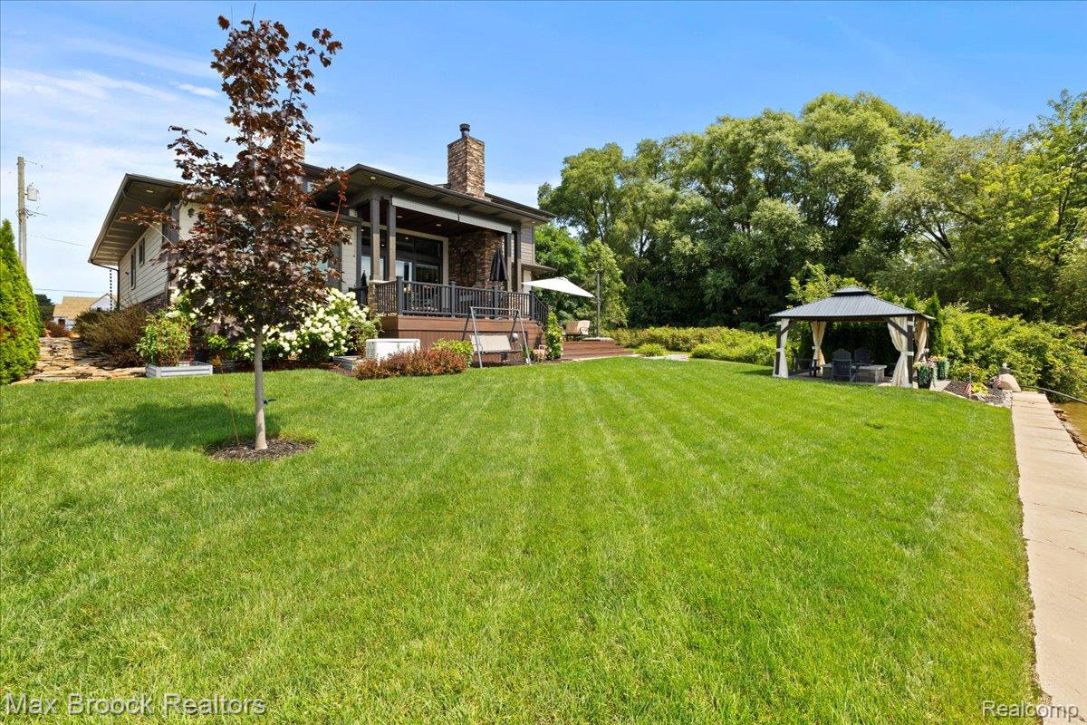 8184 Woodland Shore Drive