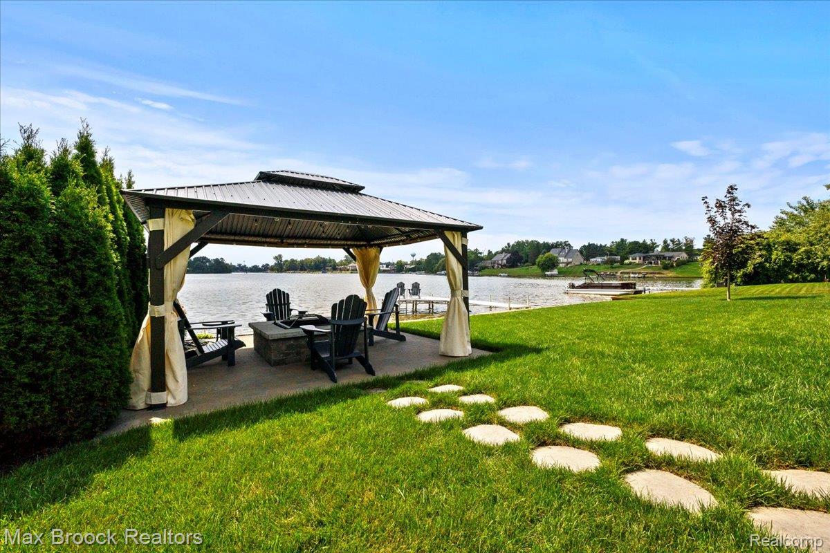 8184 Woodland Shore Drive