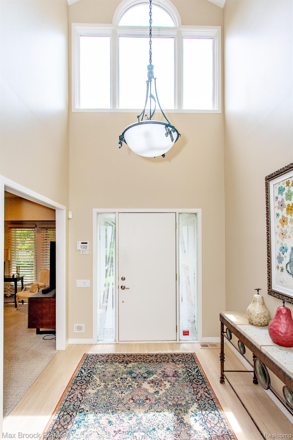 6524 Pleasant Lake Court