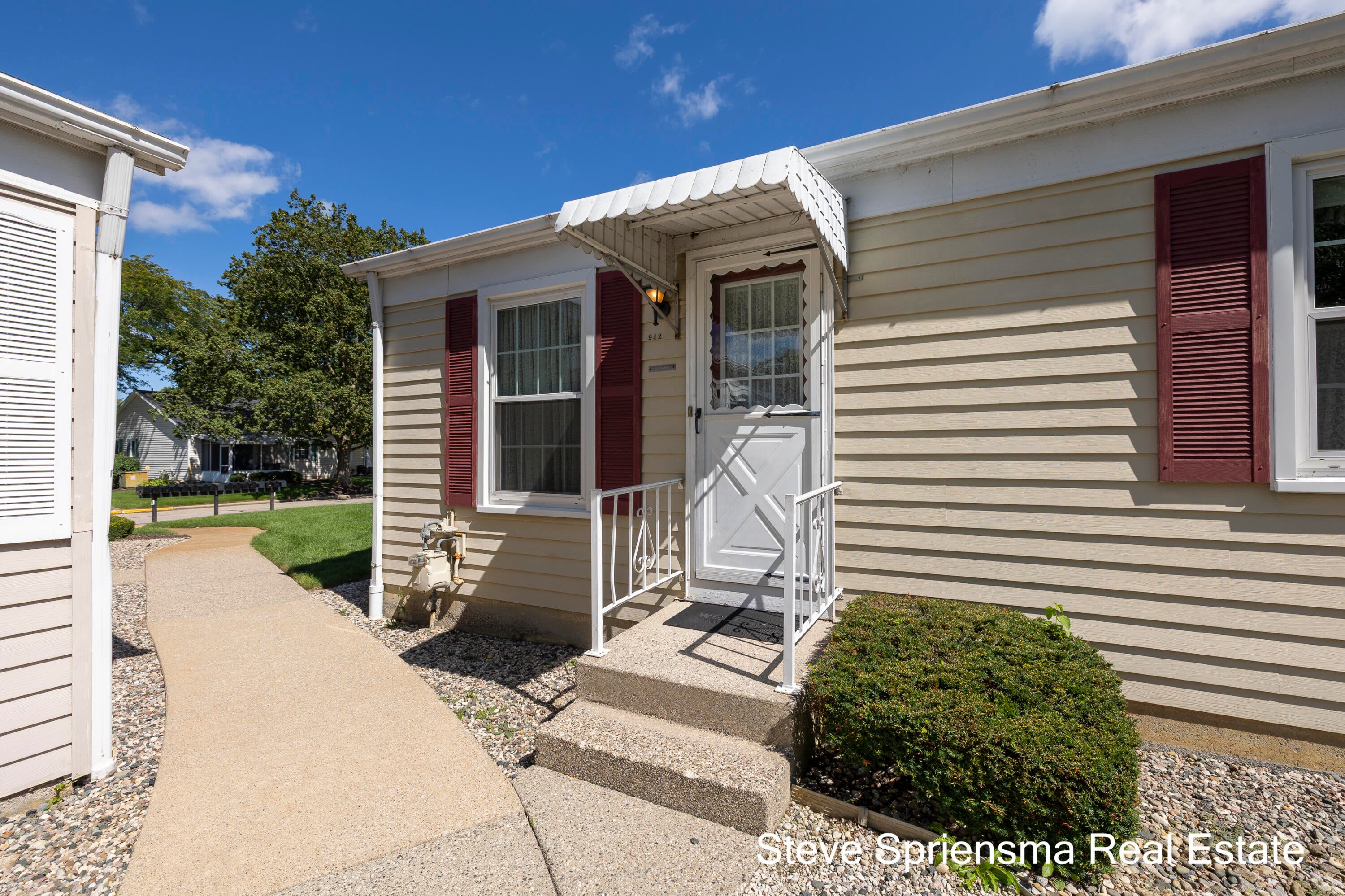 942 Village Lane