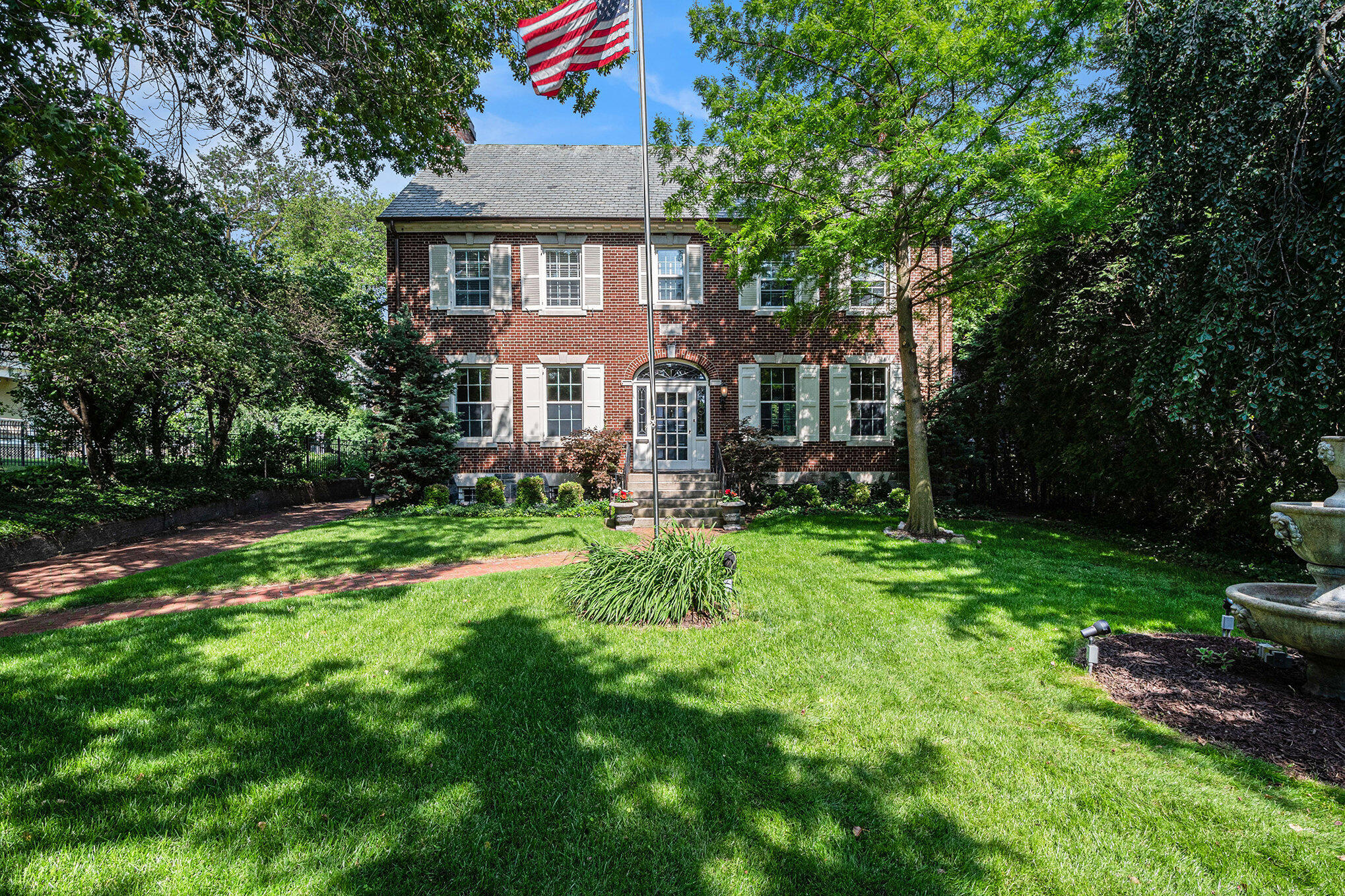 60 Lafayette Avenue NE