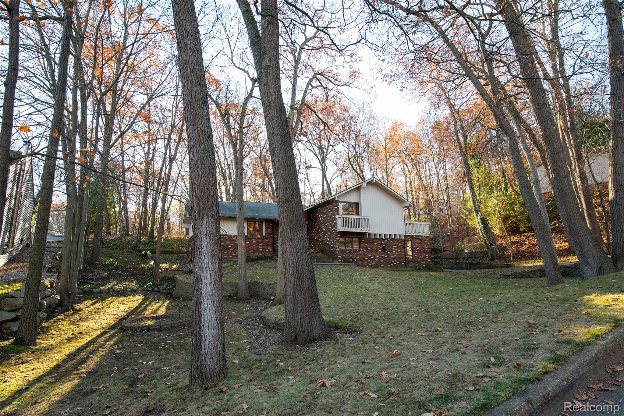 4993 Tiohero Boulevard