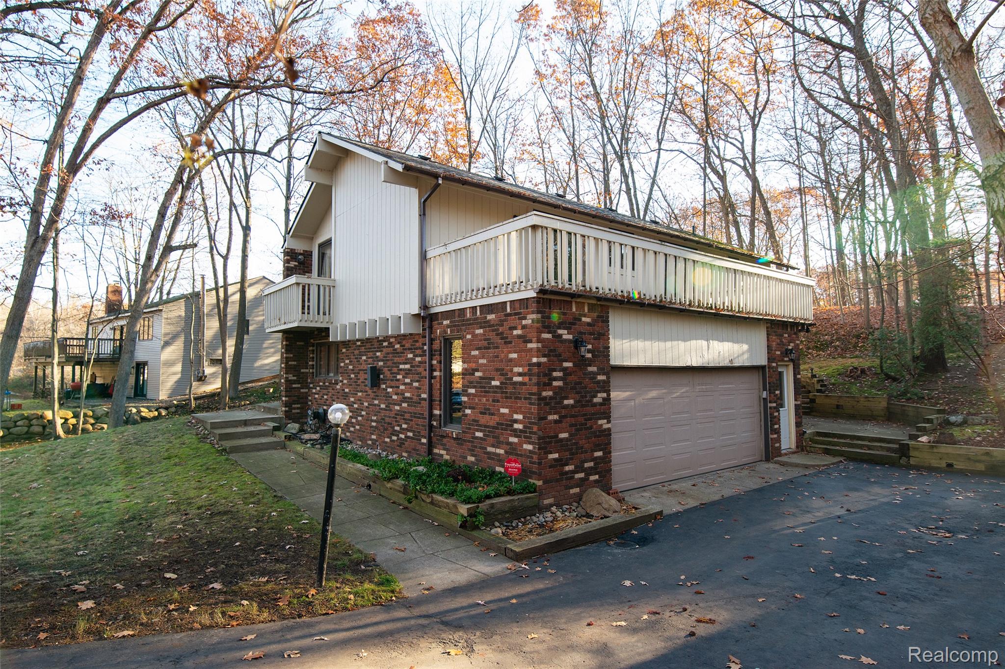 4993 Tiohero Boulevard