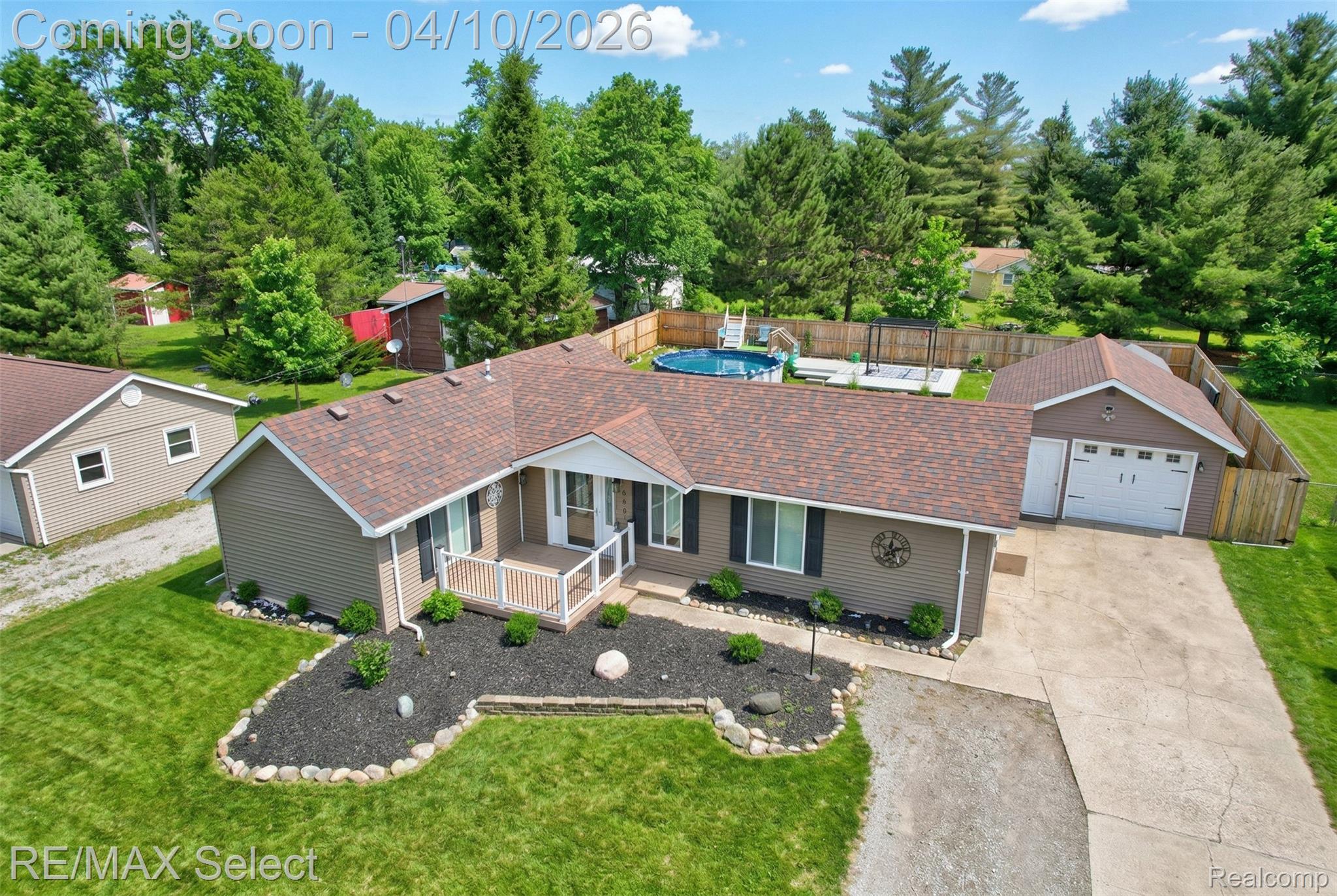 1652 Higgins Road