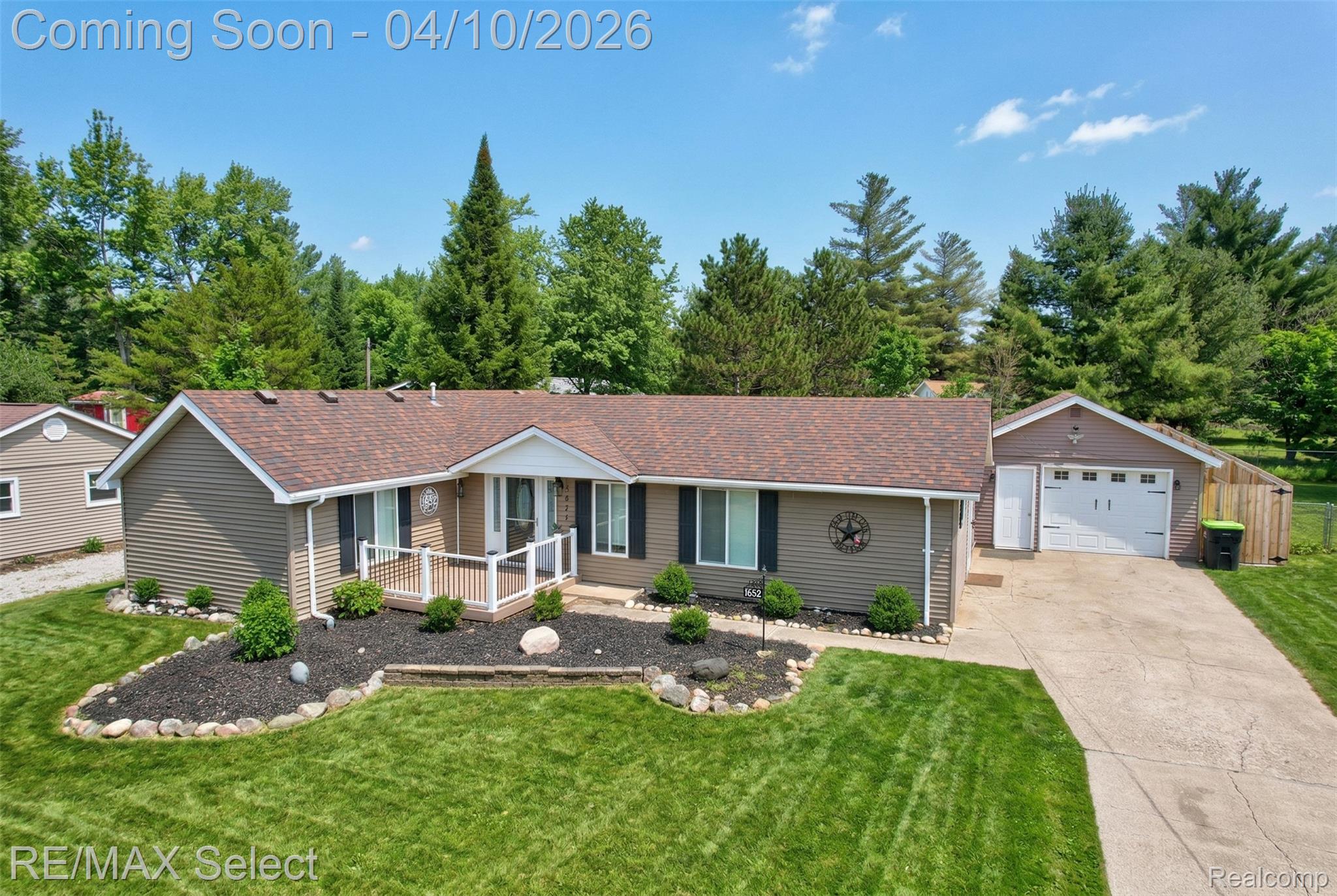 1652 Higgins Road