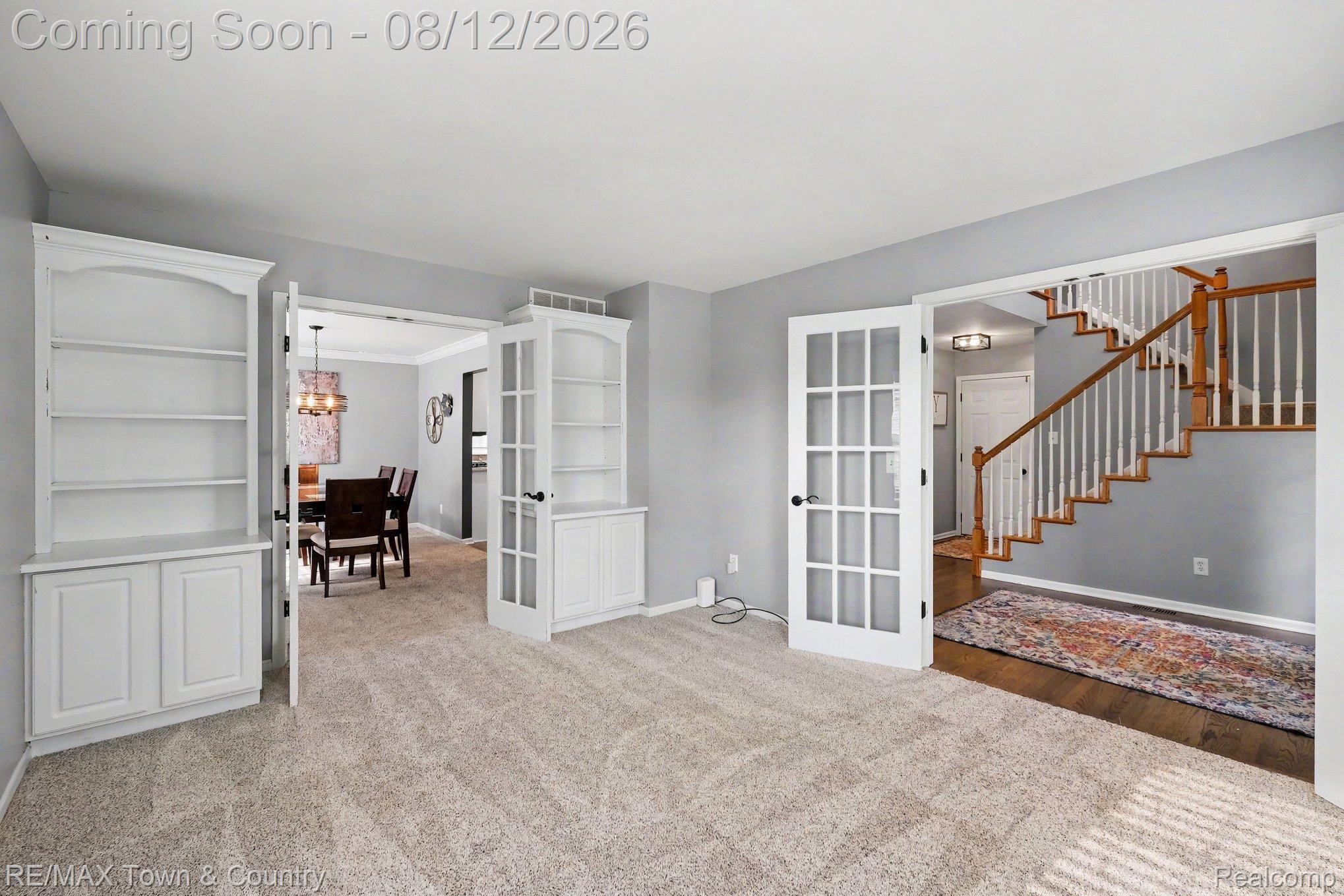 5048 Meadowbrook Lane
