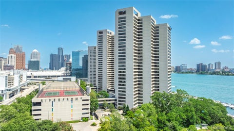 Photo for 300 Riverfront Drive 15B