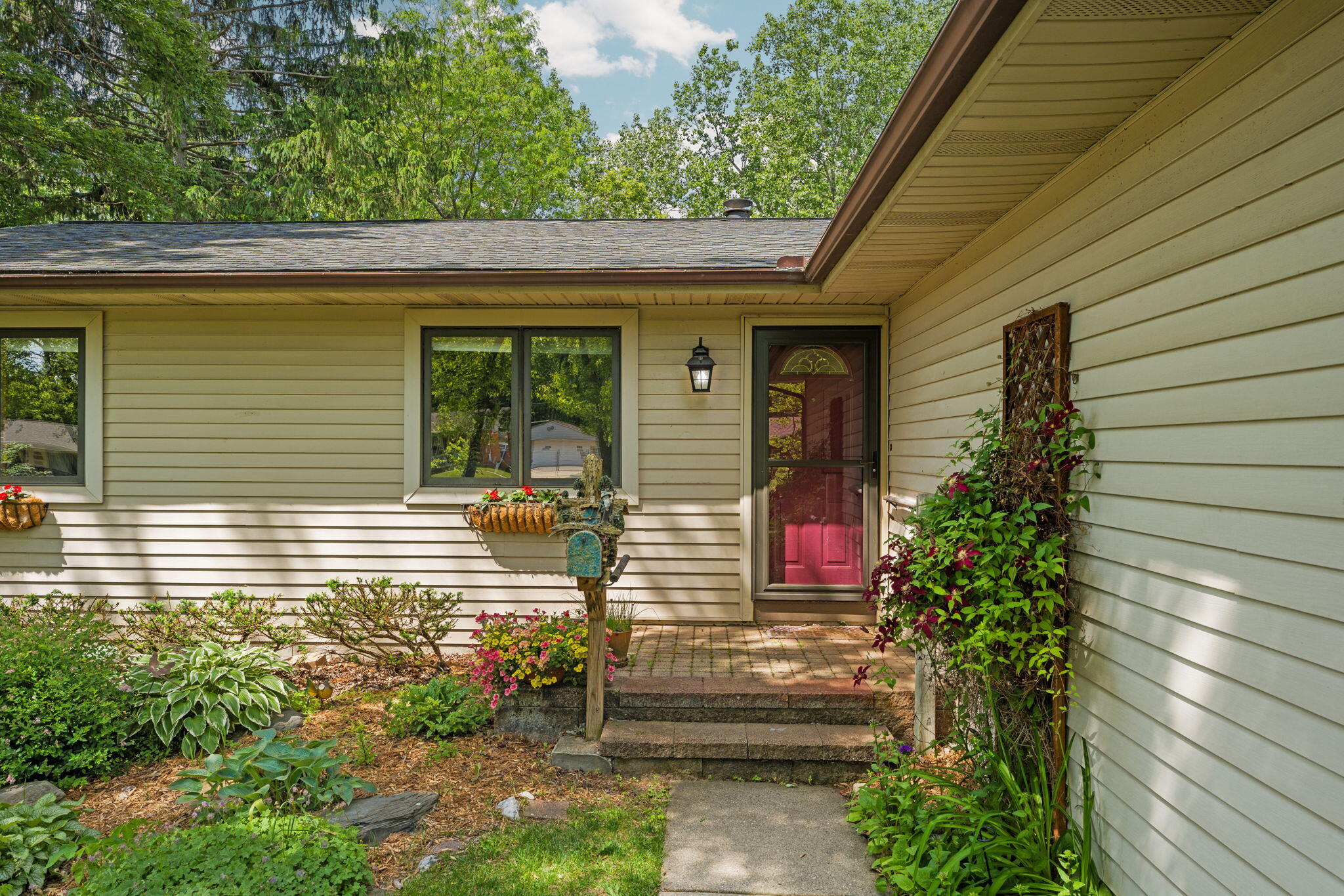 792 Knollwood Court