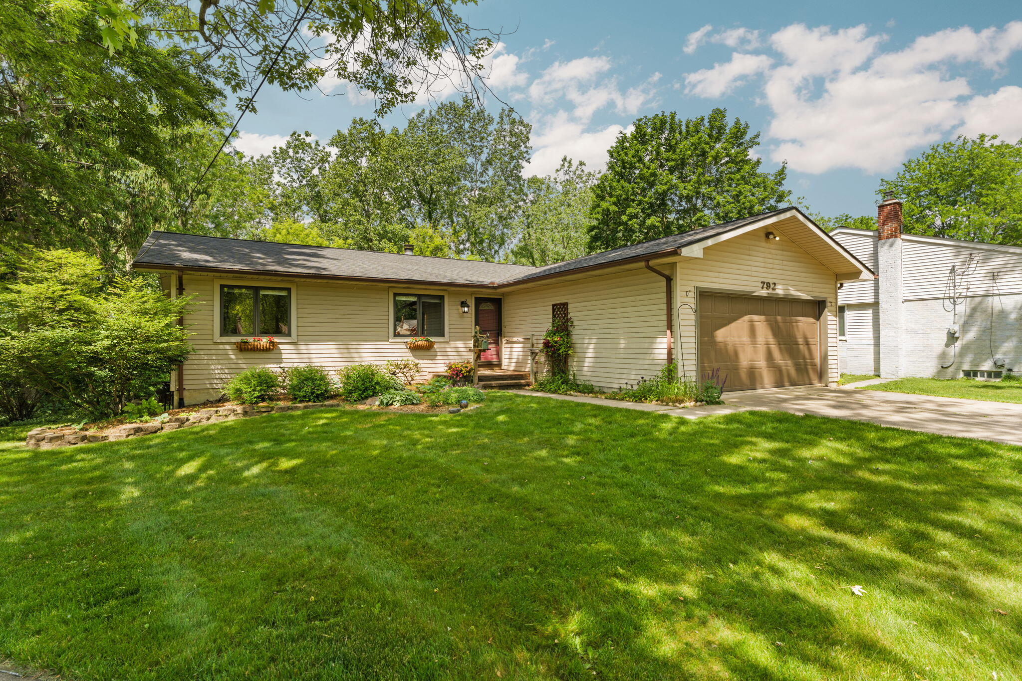 792 Knollwood Court