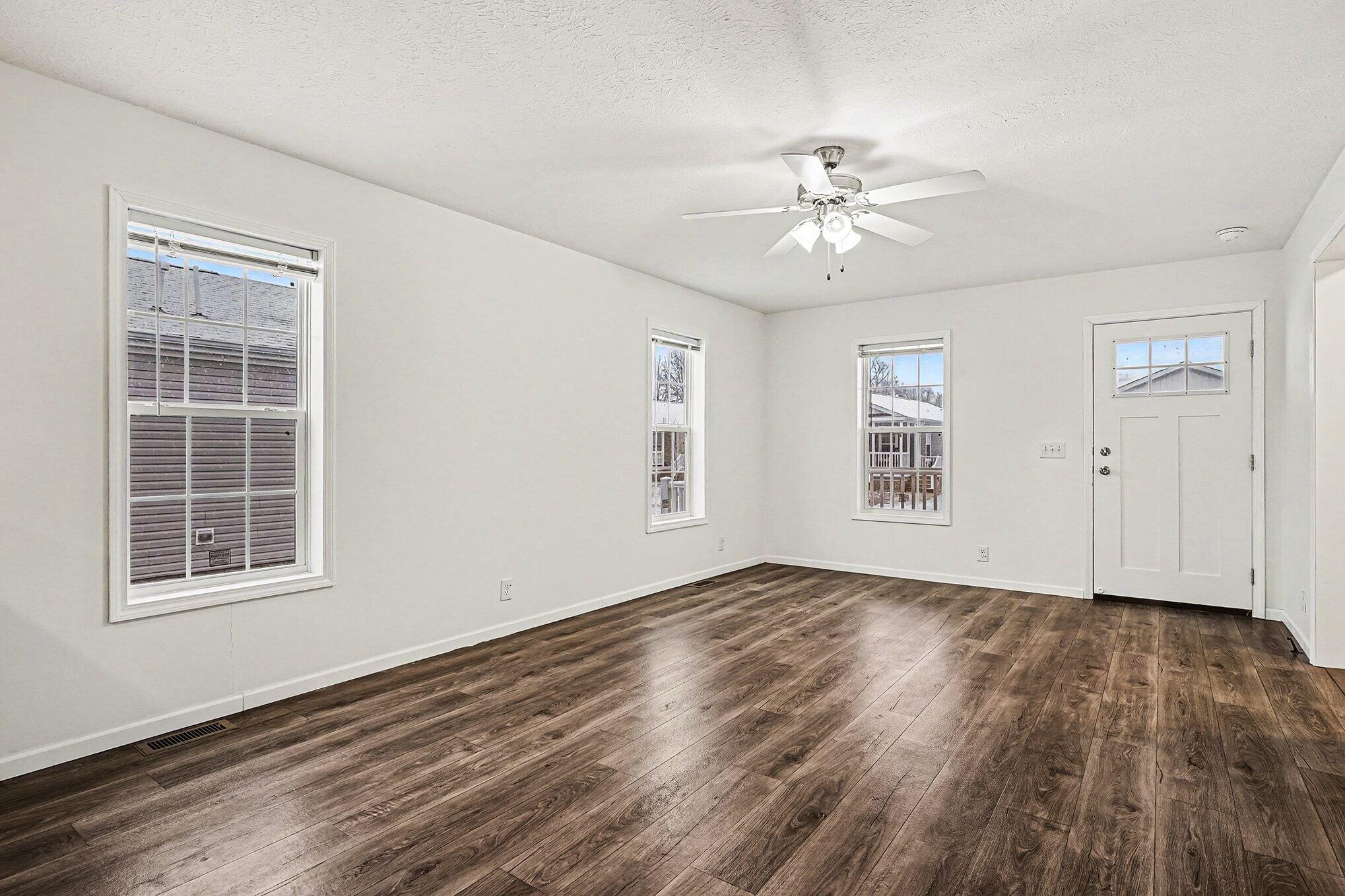 1283 E Ellis Road 14