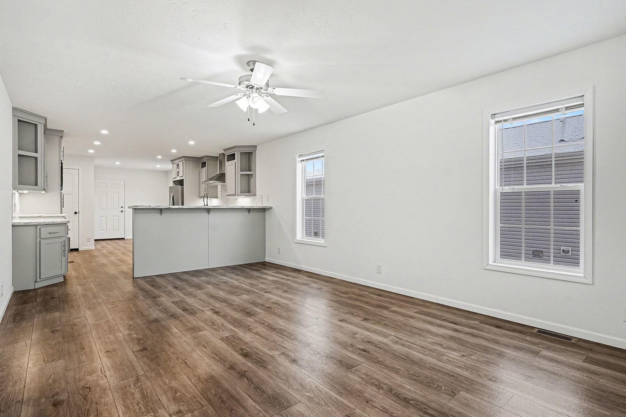 1283 E Ellis Road 14