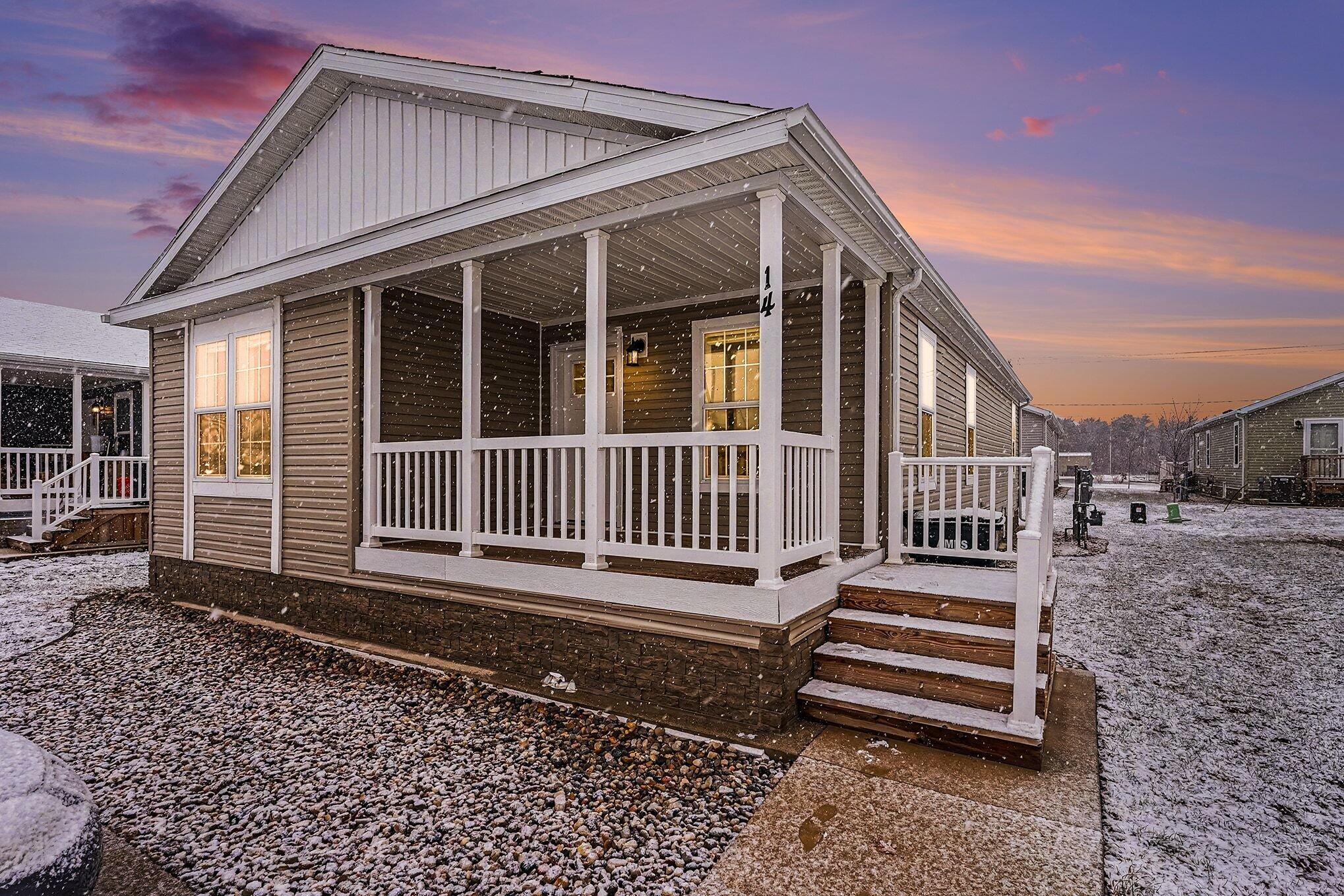 1283 E Ellis Road 14