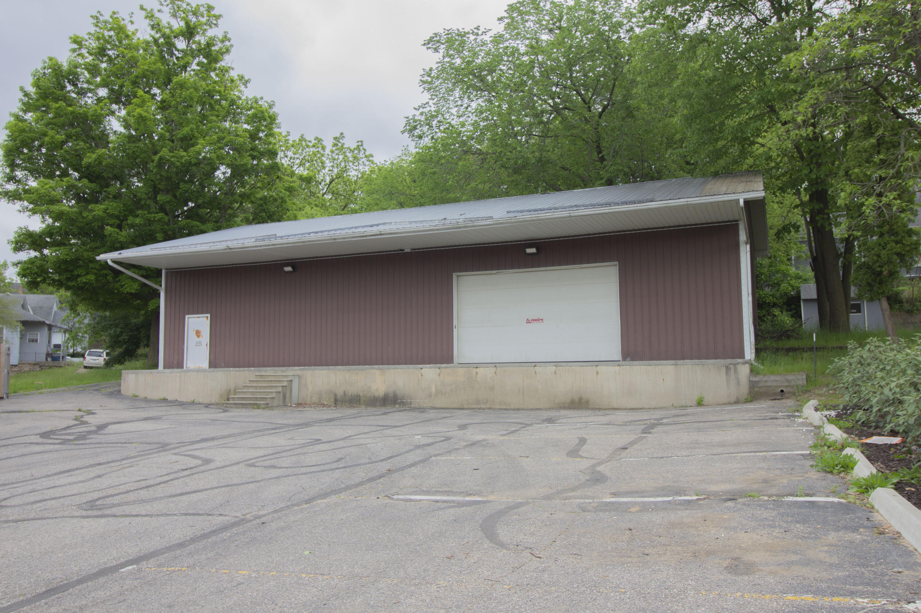 327 Capital Avenue SW