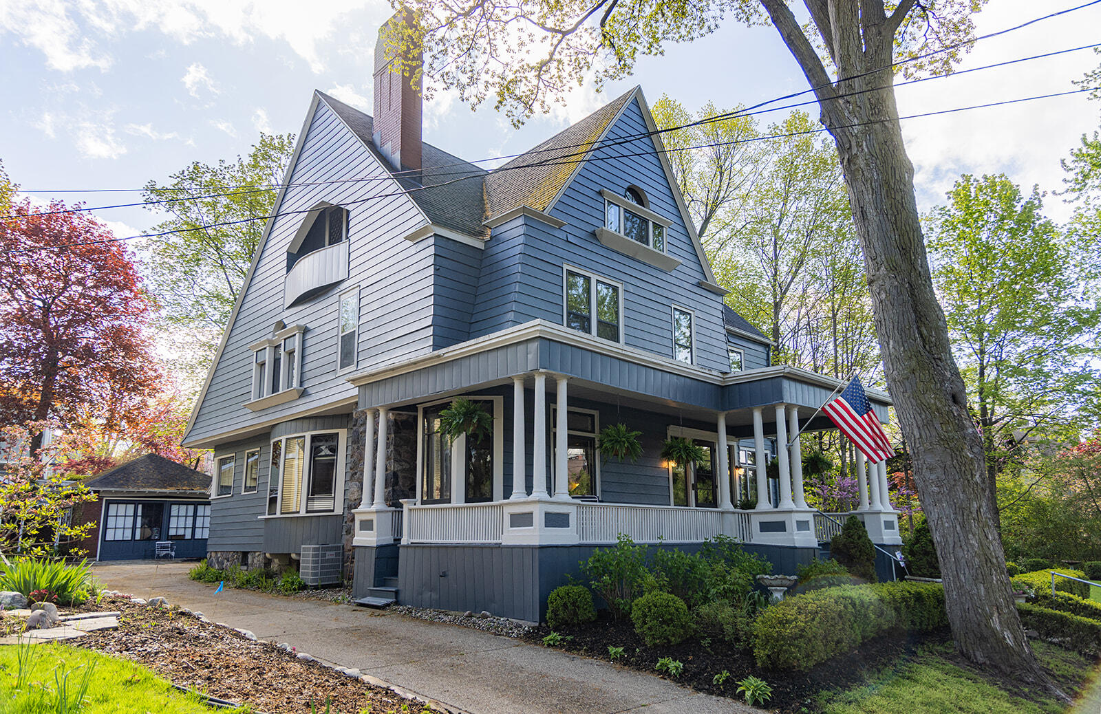 226 College Avenue SE