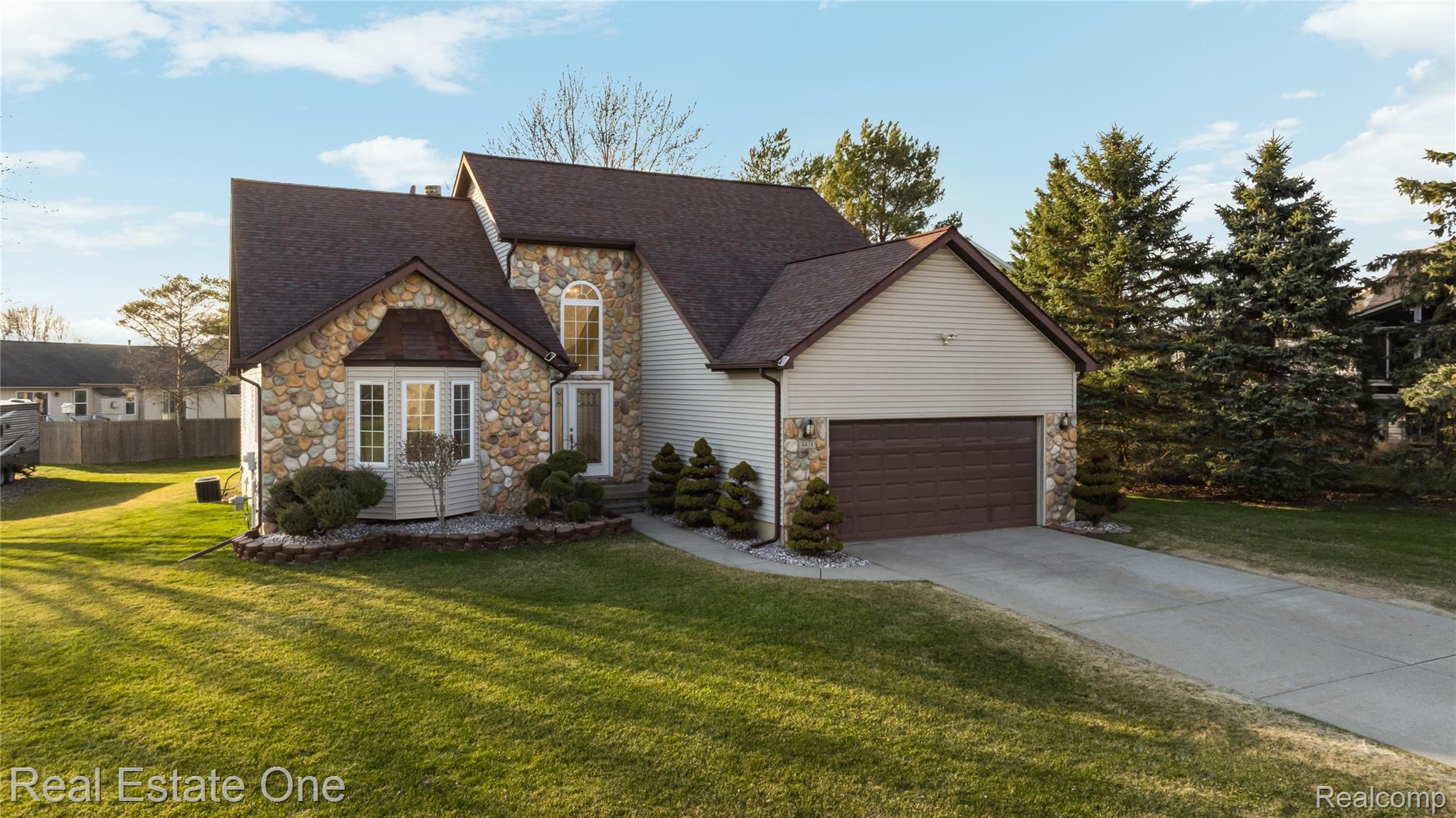 4438 Great Oaks Drive